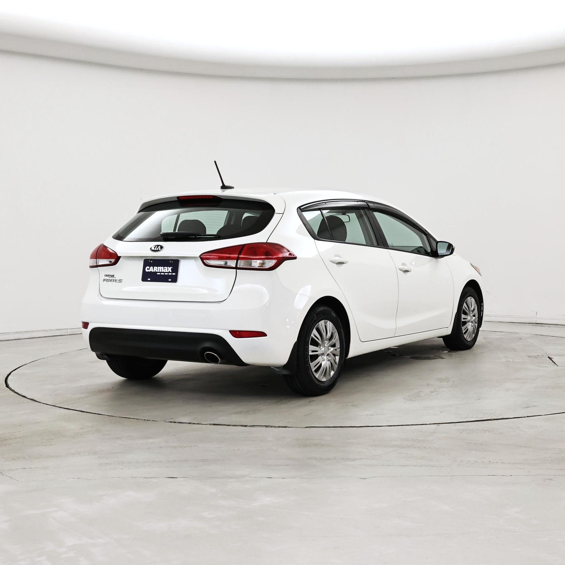 Thumbnail: 2017 Kia Forte - 8