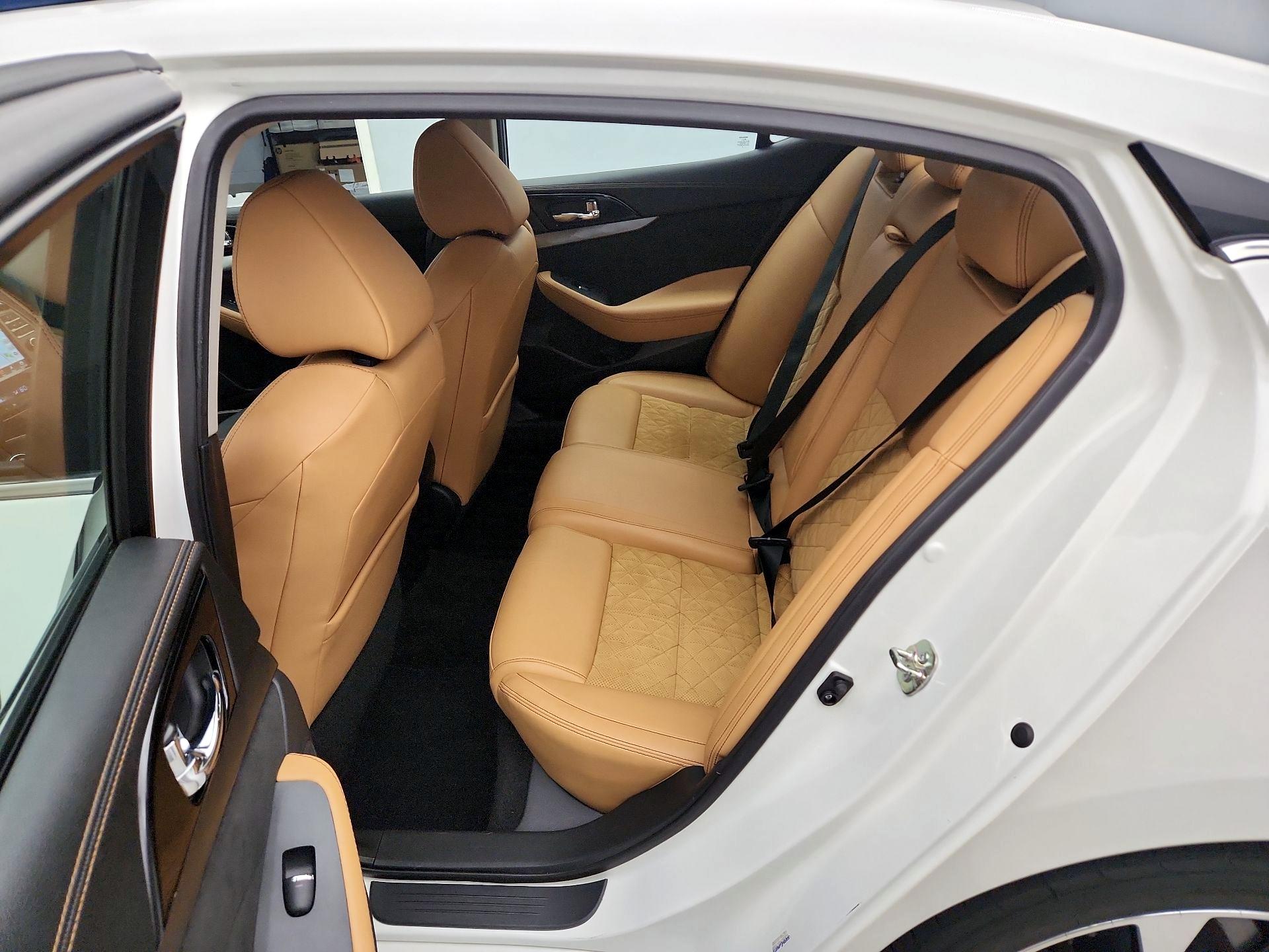 Thumbnail: 2016 Nissan Maxima - 20