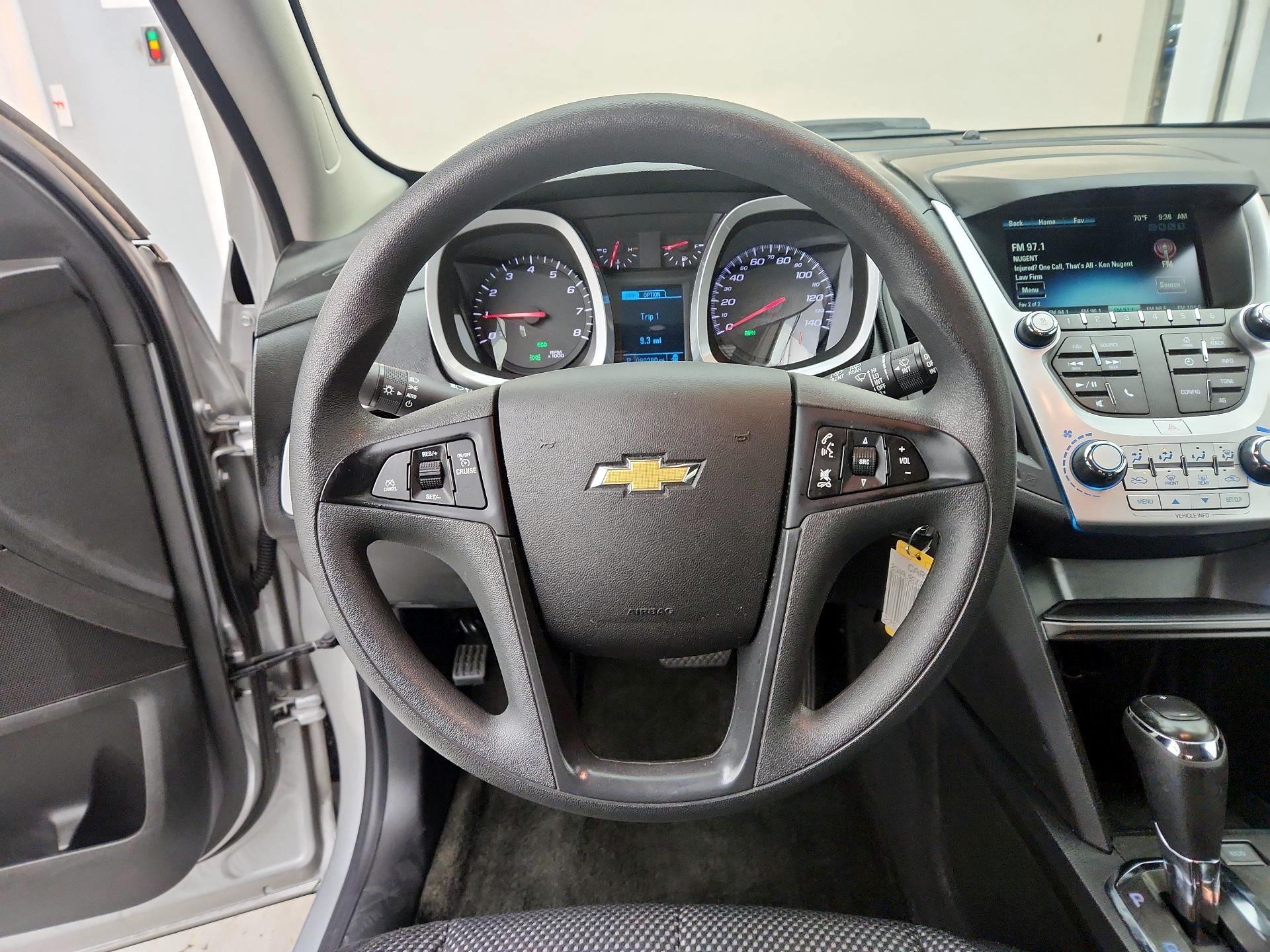 Thumbnail: 2017 Chevrolet Equinox - 10