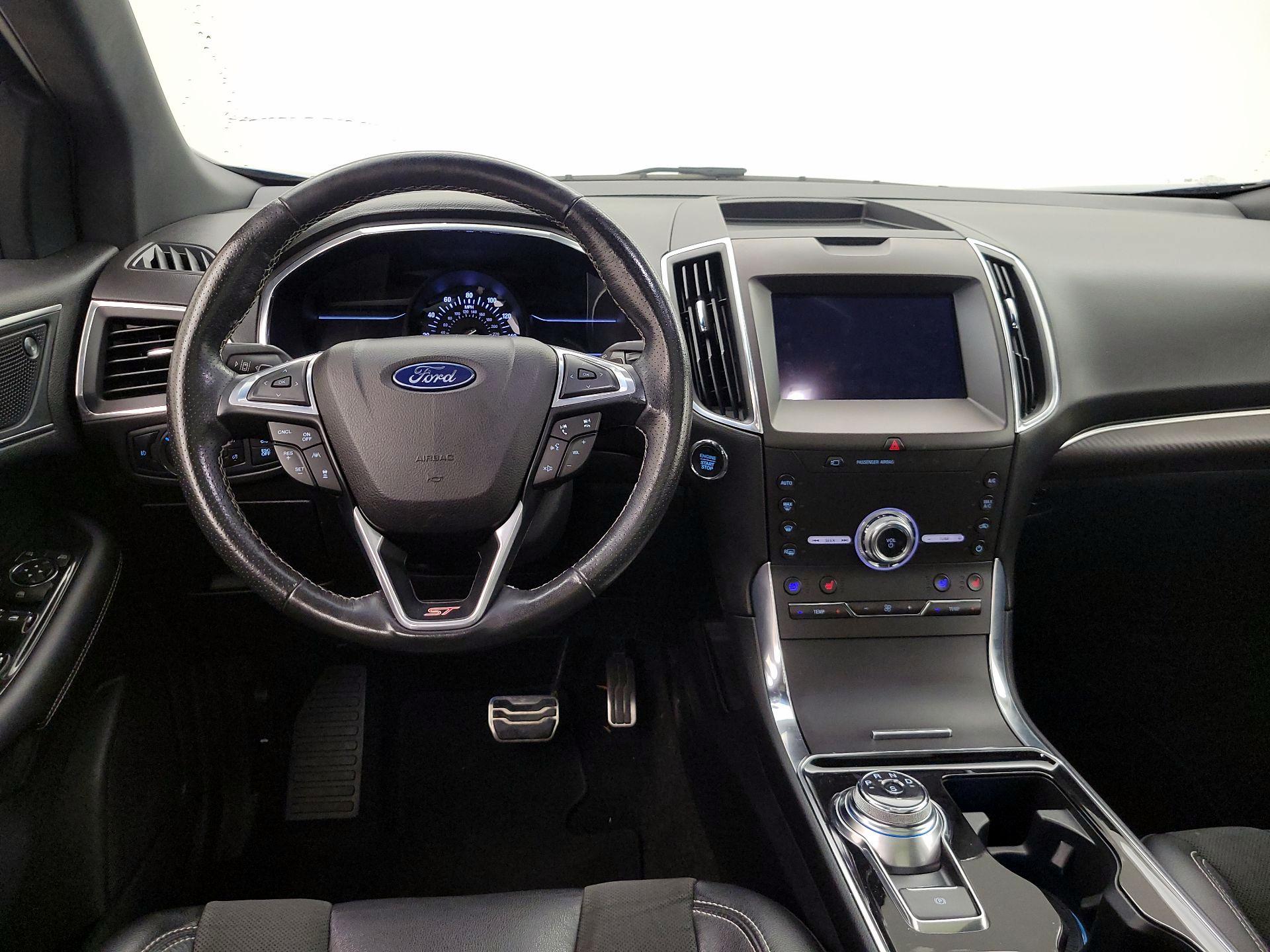 Thumbnail: 2020 Ford Edge - 10