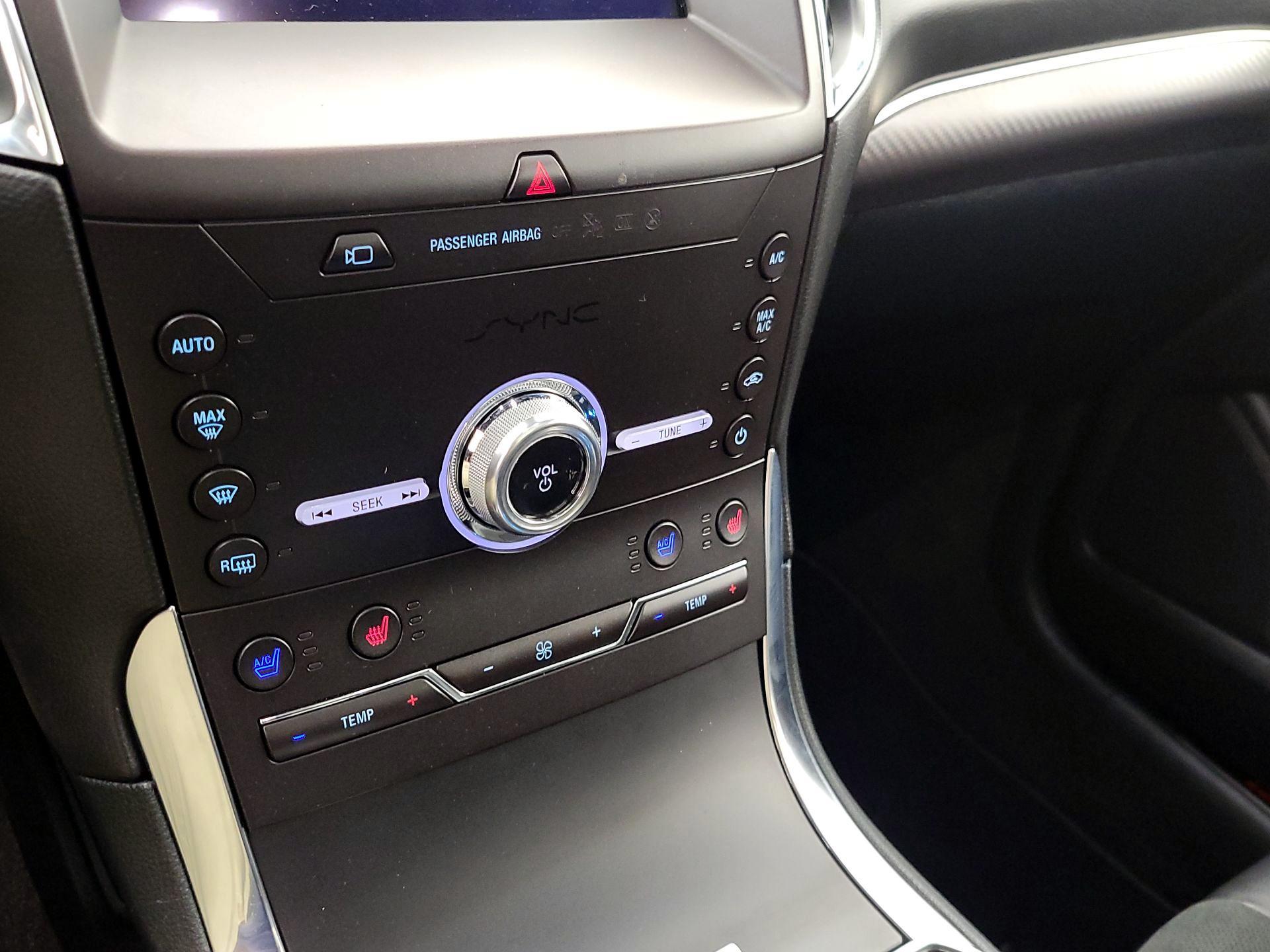 Thumbnail: 2020 Ford Edge - 17
