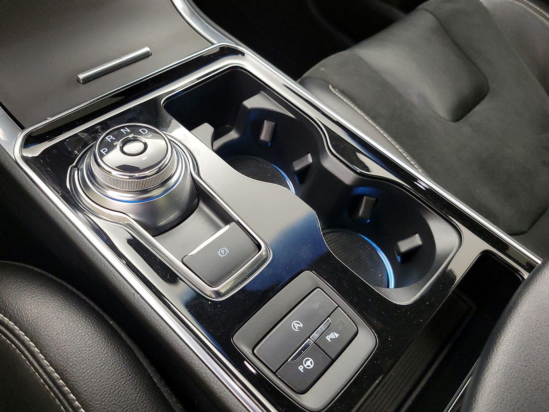 Thumbnail: 2020 Ford Edge - 18