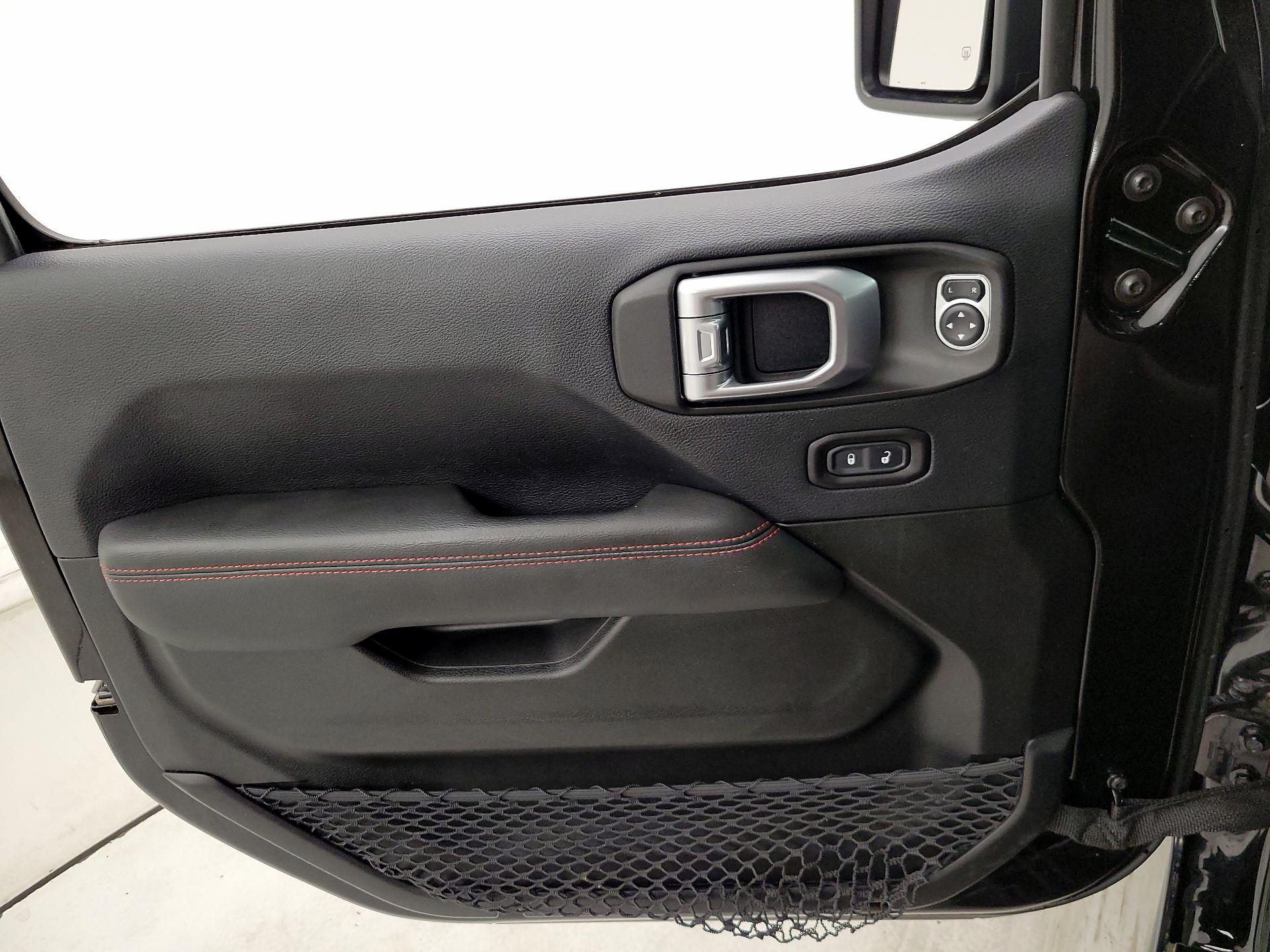 Thumbnail: 2019 Jeep Wrangler - 12