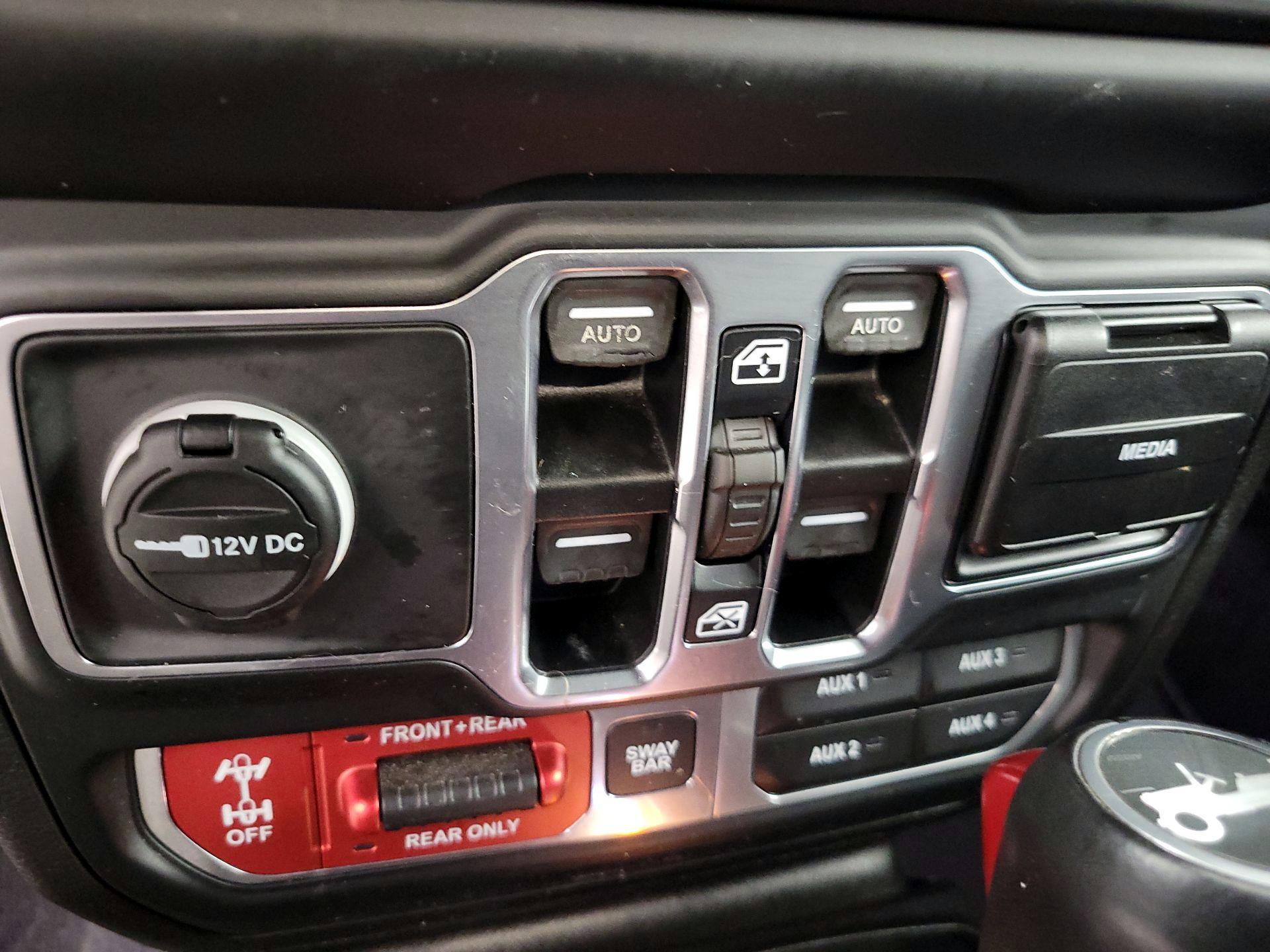 Thumbnail: 2019 Jeep Wrangler - 19