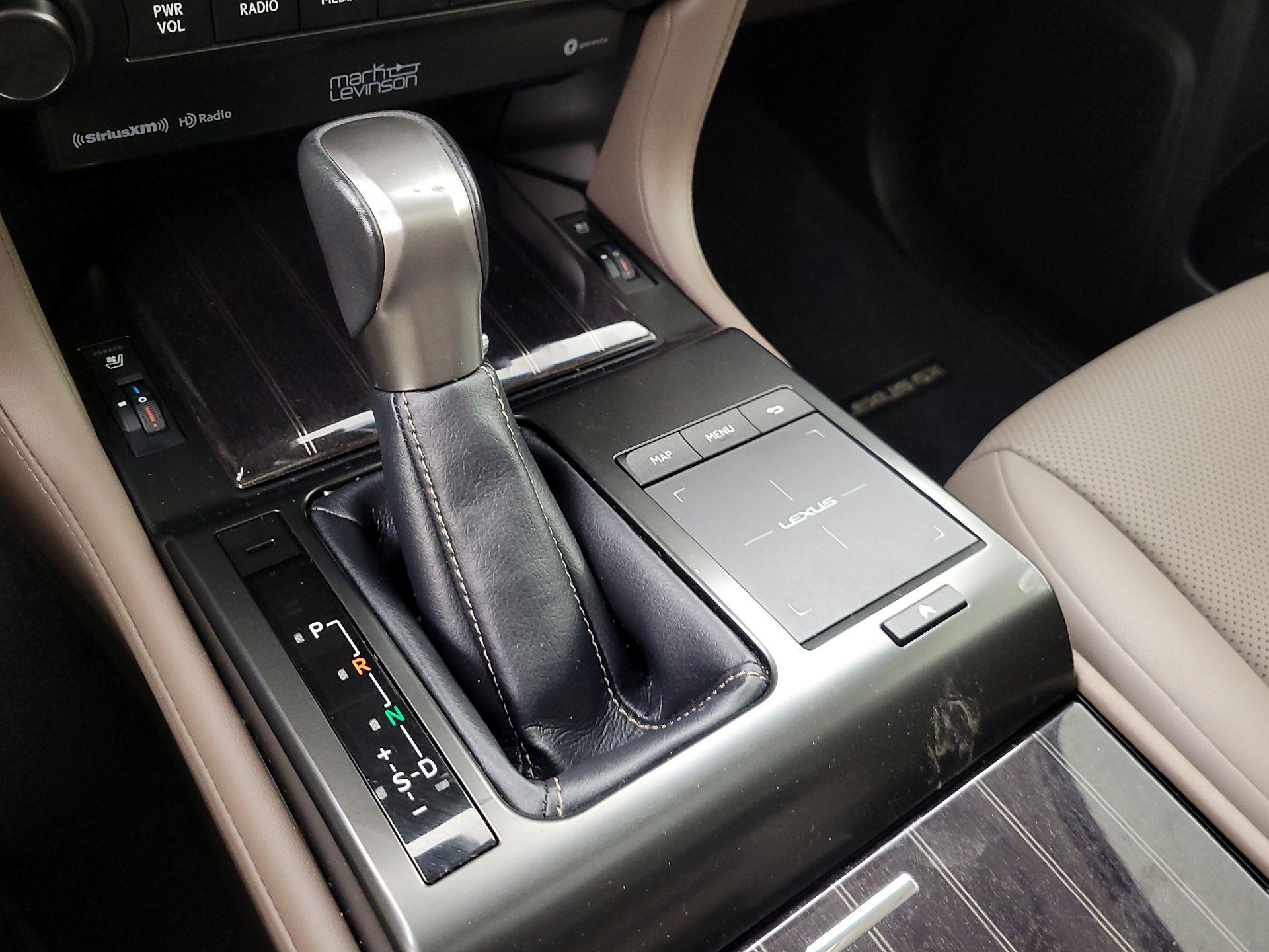 Thumbnail: 2022 Lexus GX - 18