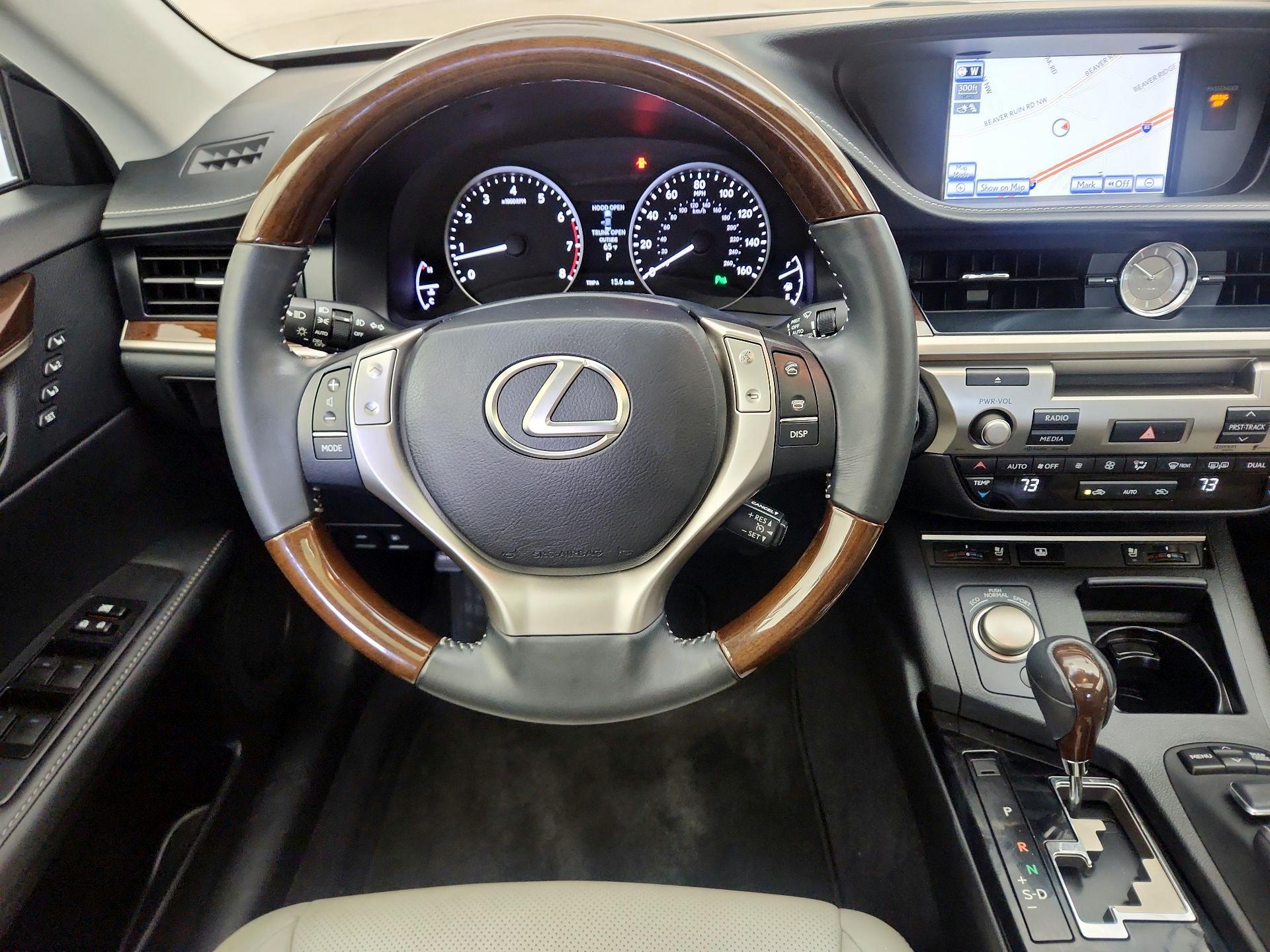 Thumbnail: 2014 Lexus ES - 10