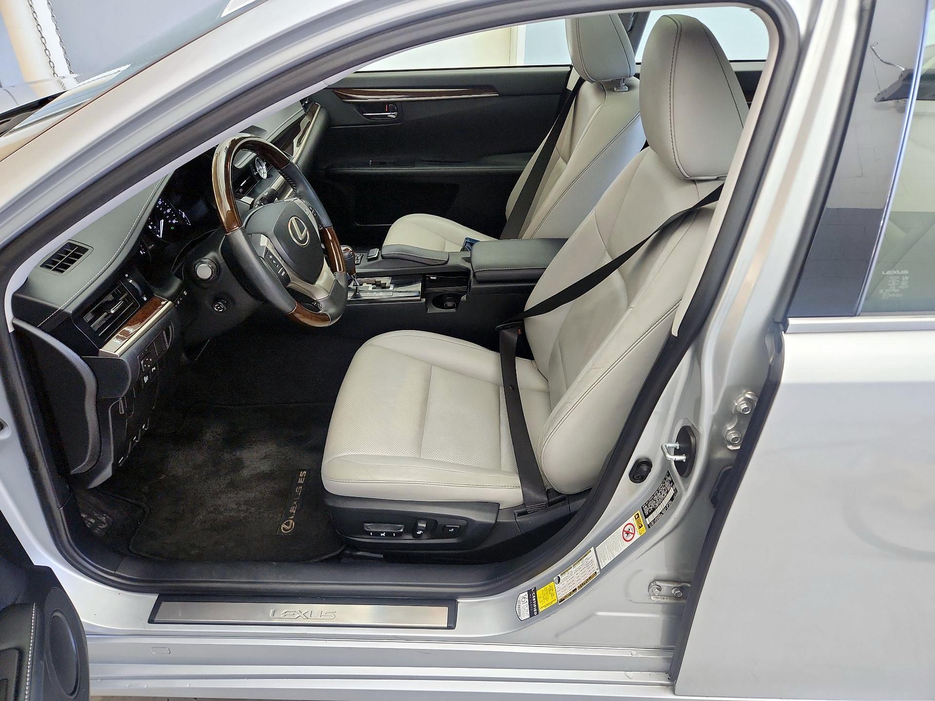 Thumbnail: 2014 Lexus ES - 11