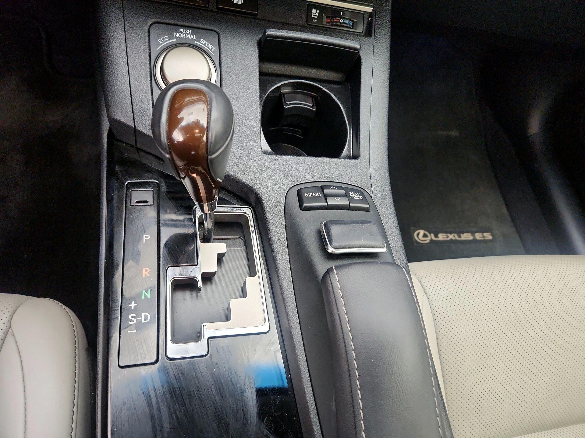 Thumbnail: 2014 Lexus ES - 18