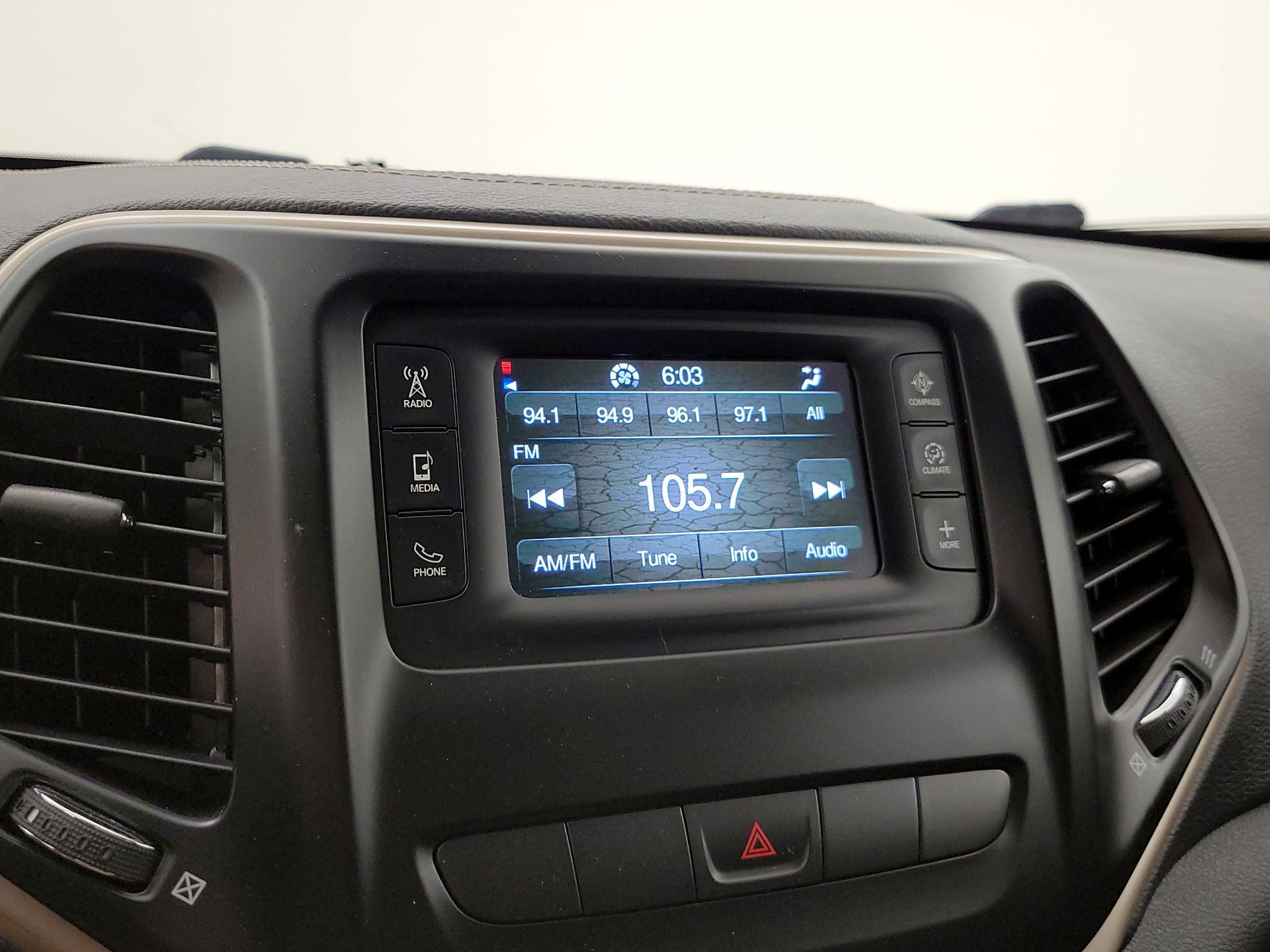 Thumbnail: 2015 Jeep Cherokee - 15