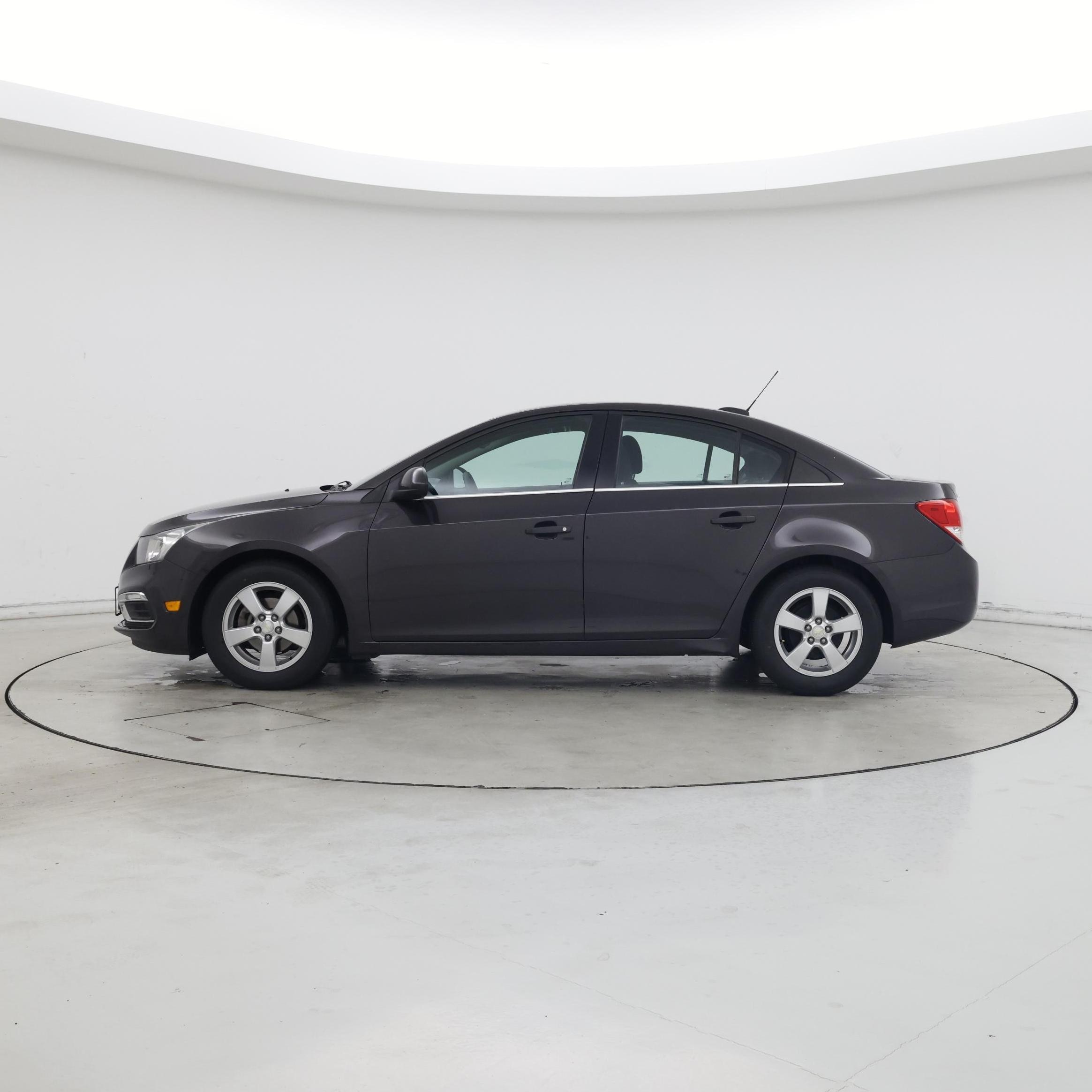 Thumbnail: 2015 Chevrolet Cruze - 3