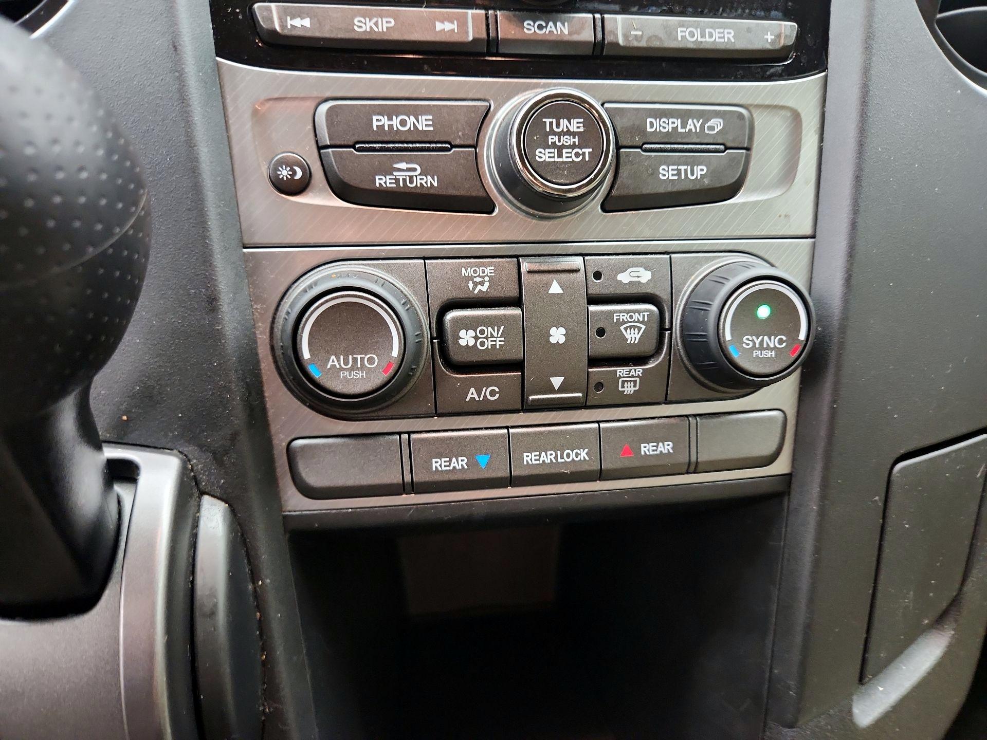Thumbnail: 2015 Honda Pilot - 16