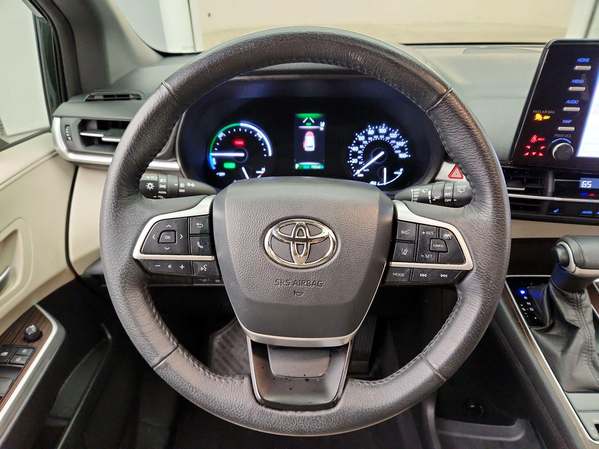 Thumbnail: 2021 Toyota Sienna - 10