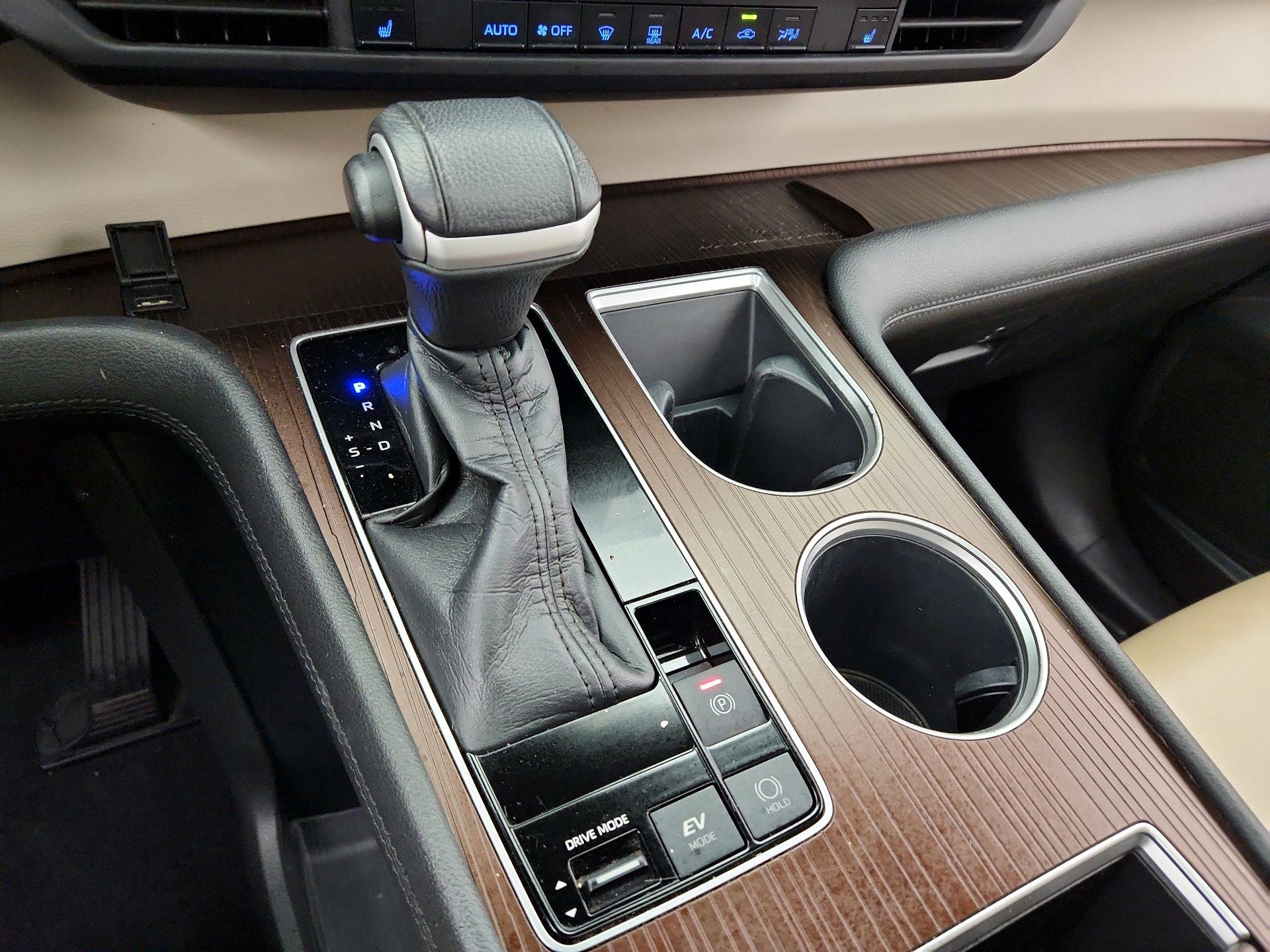 Thumbnail: 2021 Toyota Sienna - 17
