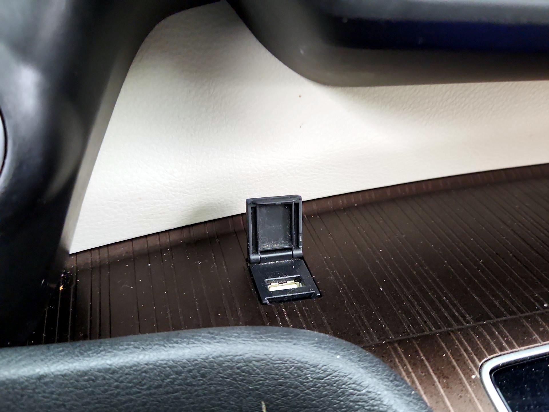 Thumbnail: 2021 Toyota Sienna - 18