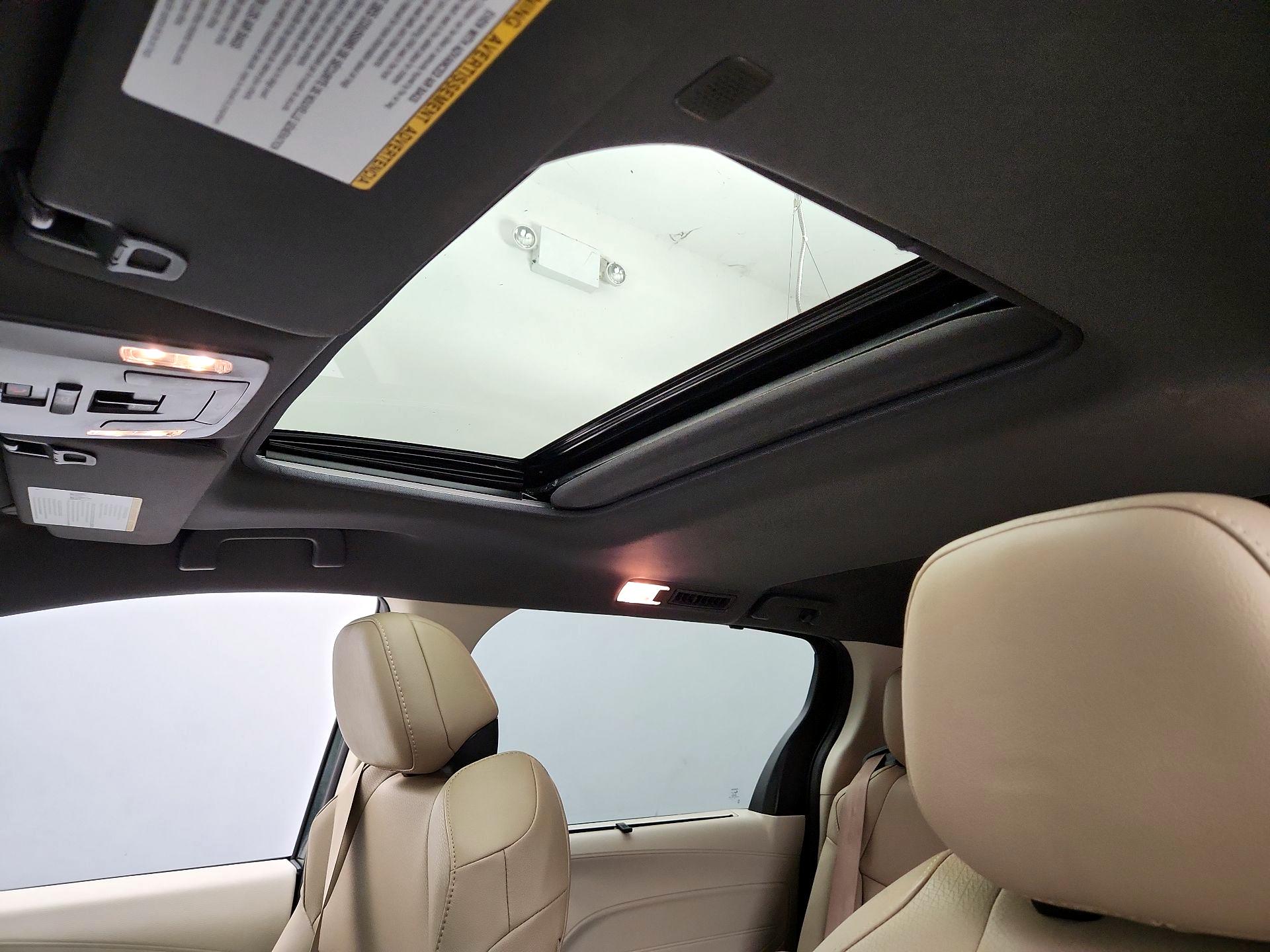 Thumbnail: 2021 Toyota Sienna - 19