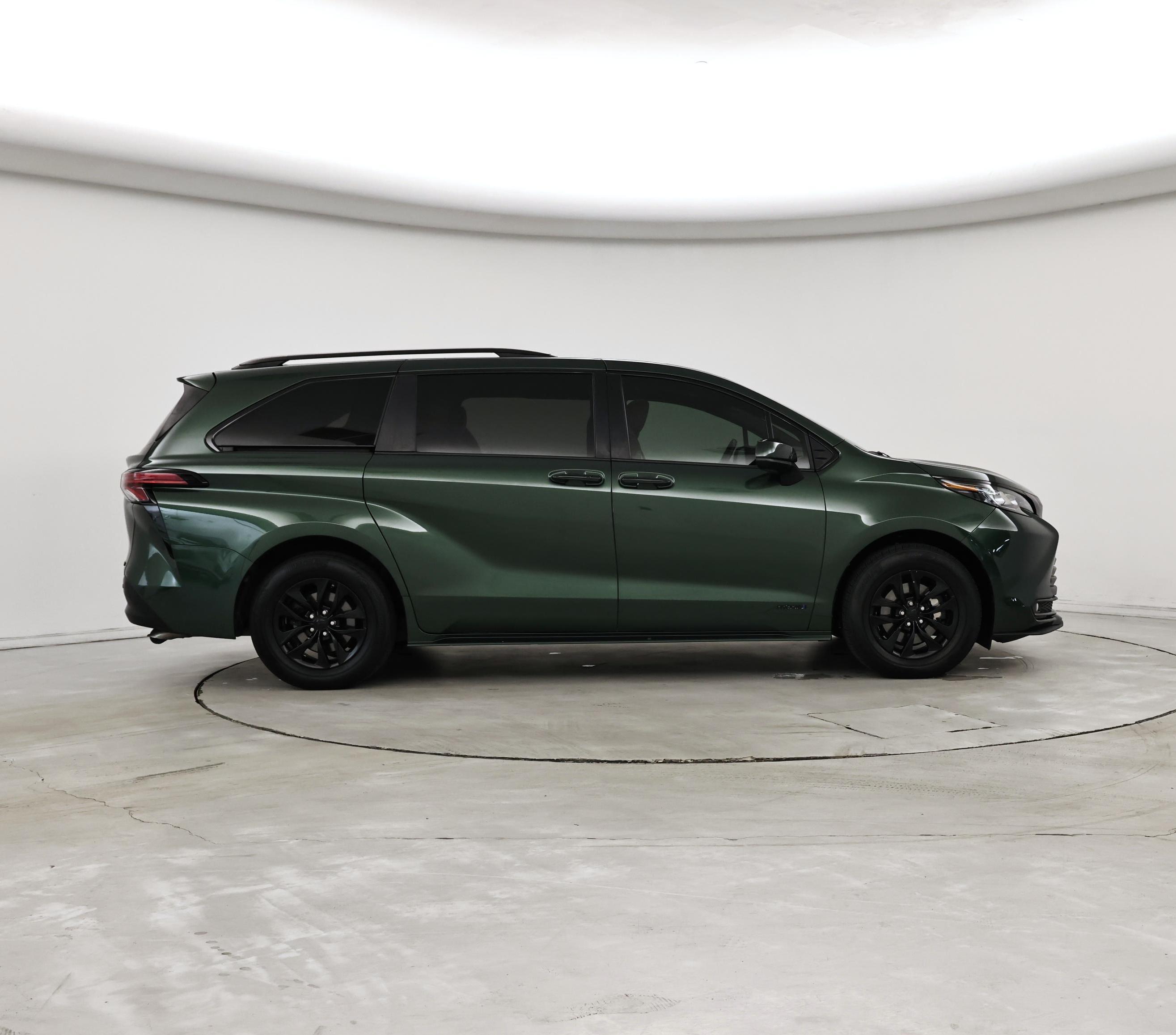 Thumbnail: 2021 Toyota Sienna - 7