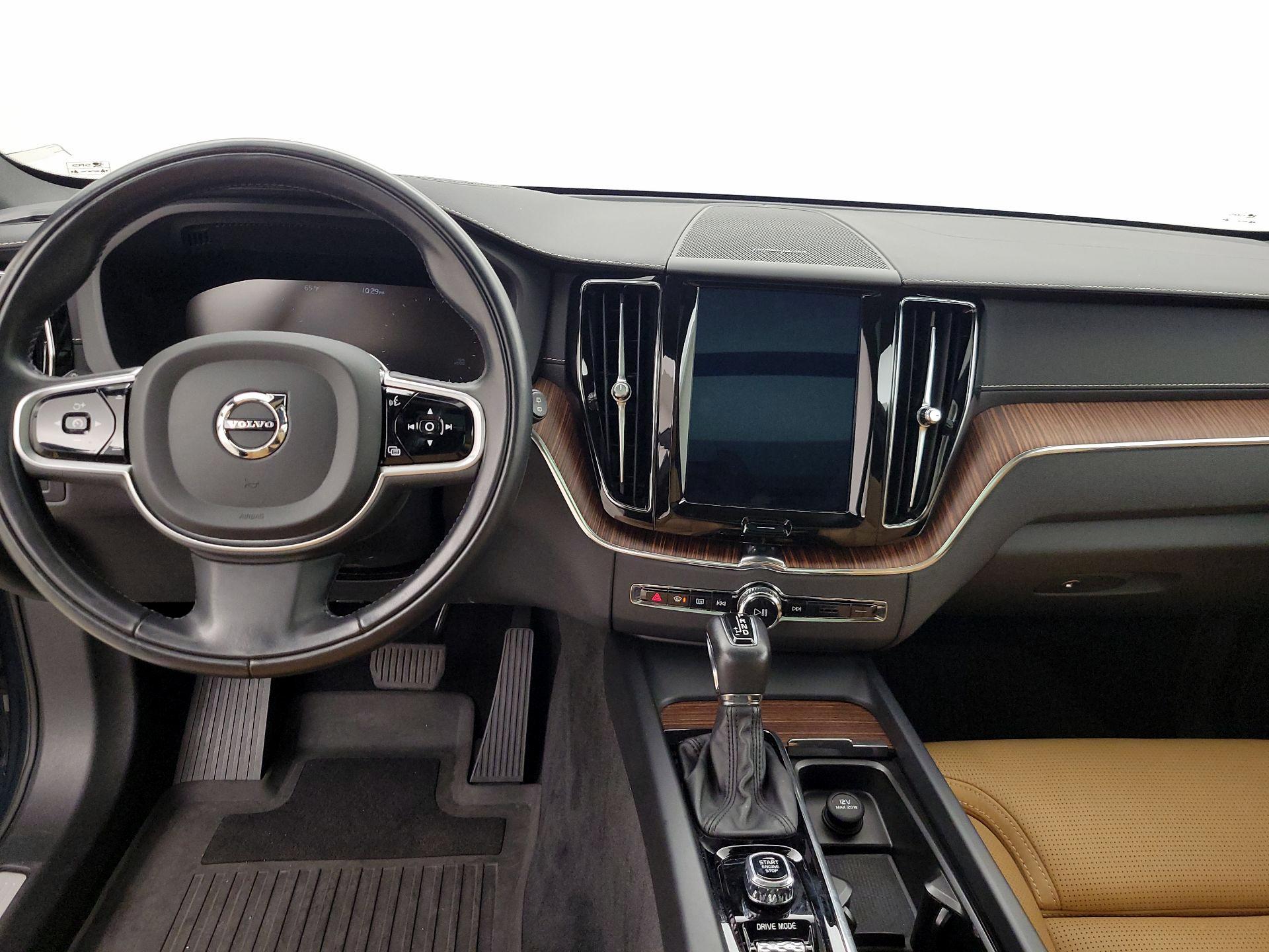 Thumbnail: 2020 Volvo XC60 - 9