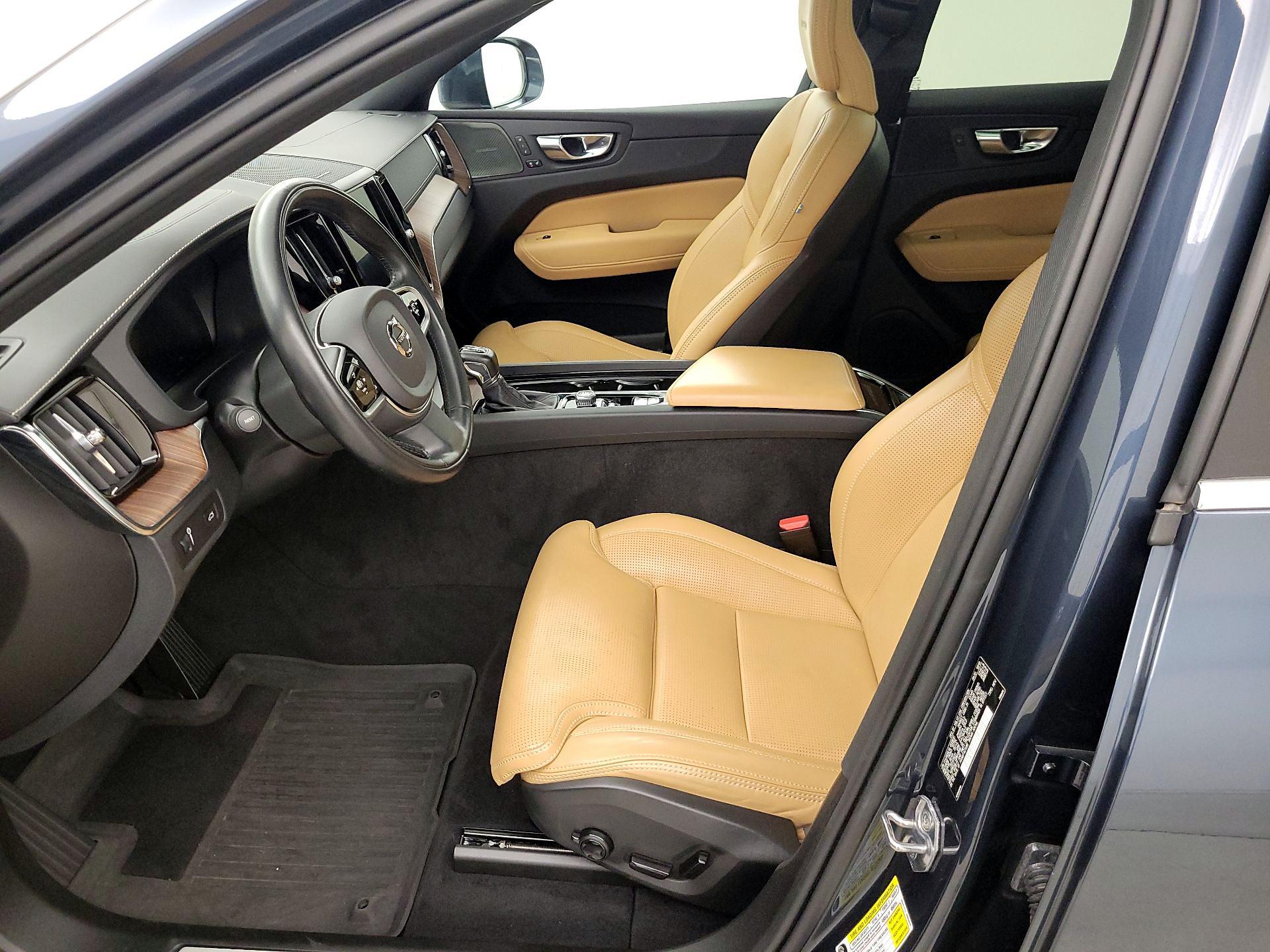 Thumbnail: 2020 Volvo XC60 - 11