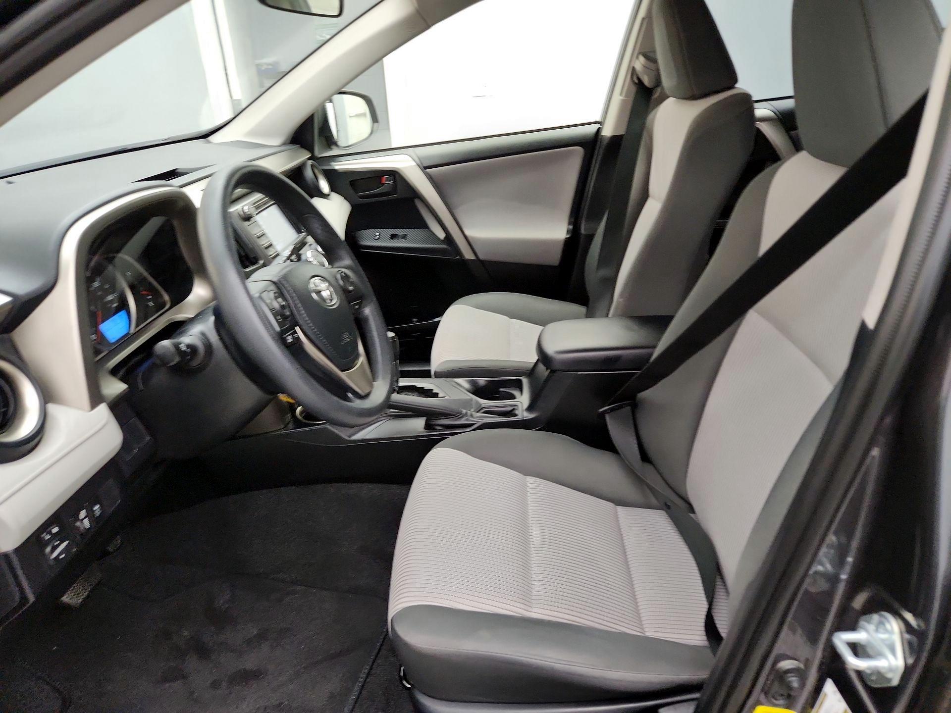 Thumbnail: 2014 Toyota RAV4 - 11