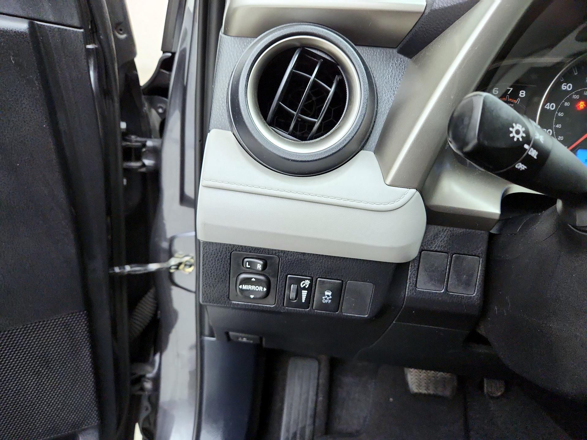 Thumbnail: 2014 Toyota RAV4 - 13
