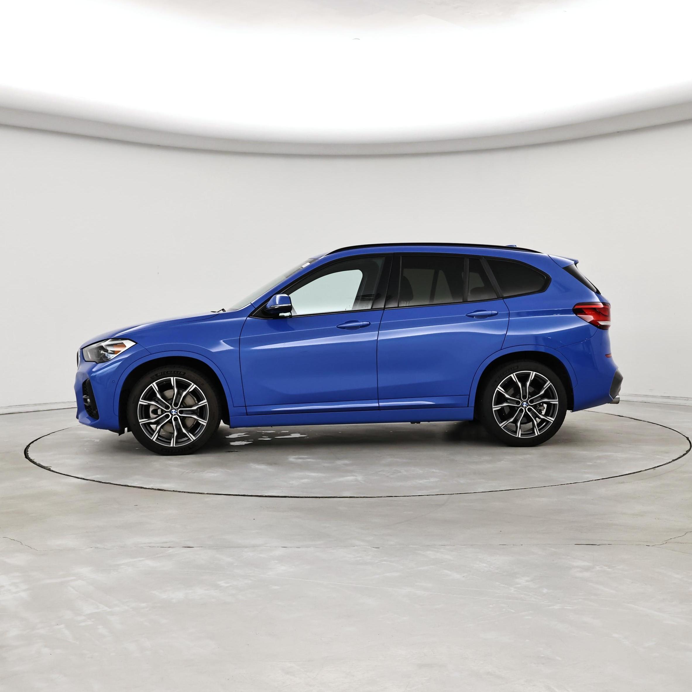 Thumbnail: 2021 BMW X1 - 3