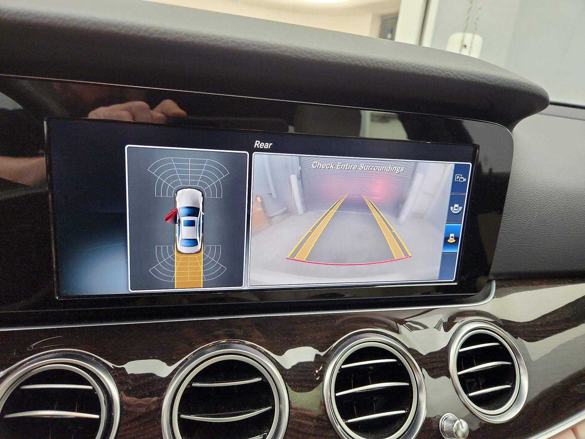 Thumbnail: 2017 Mercedes-Benz E-Class - 15