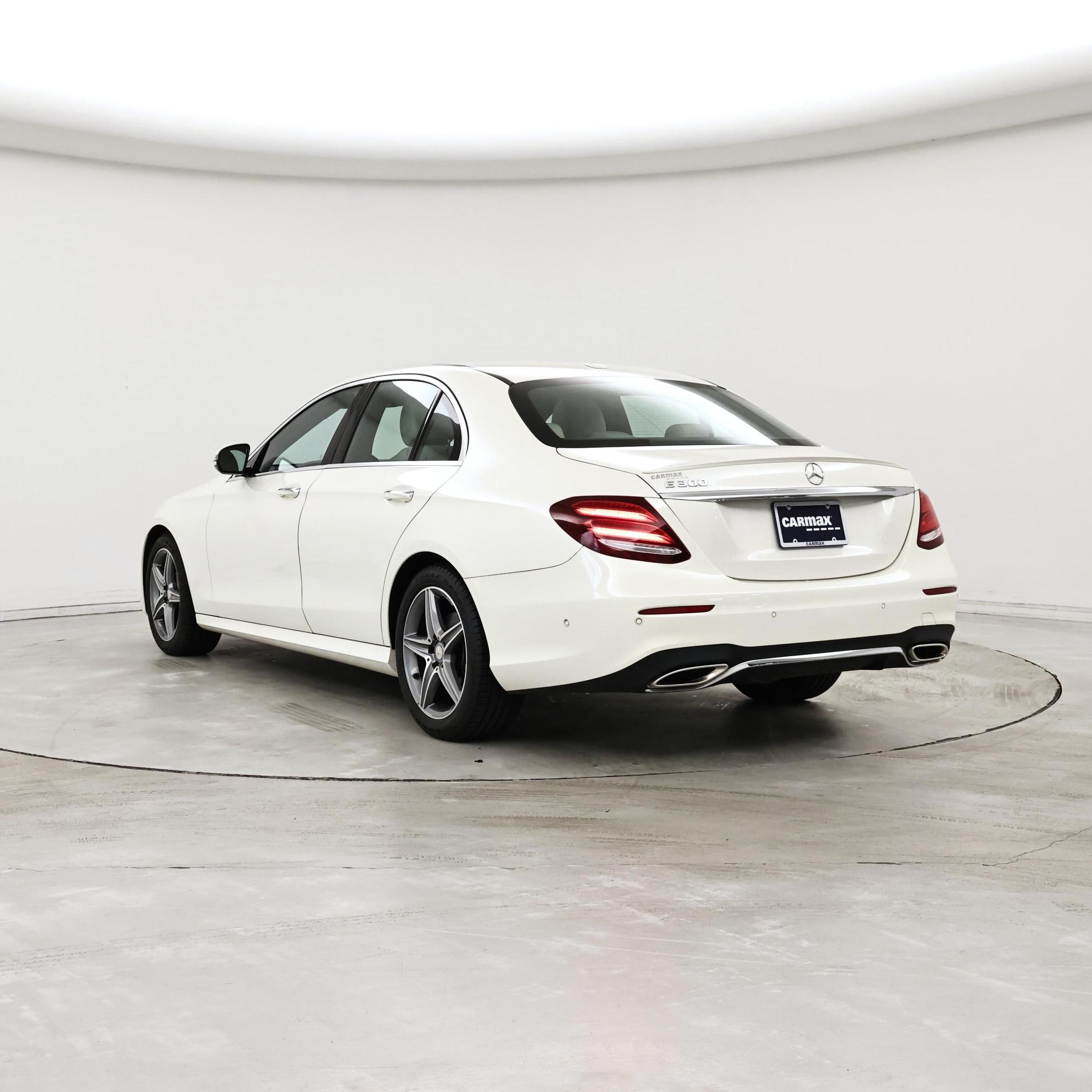 Thumbnail: 2017 Mercedes-Benz E-Class - 2