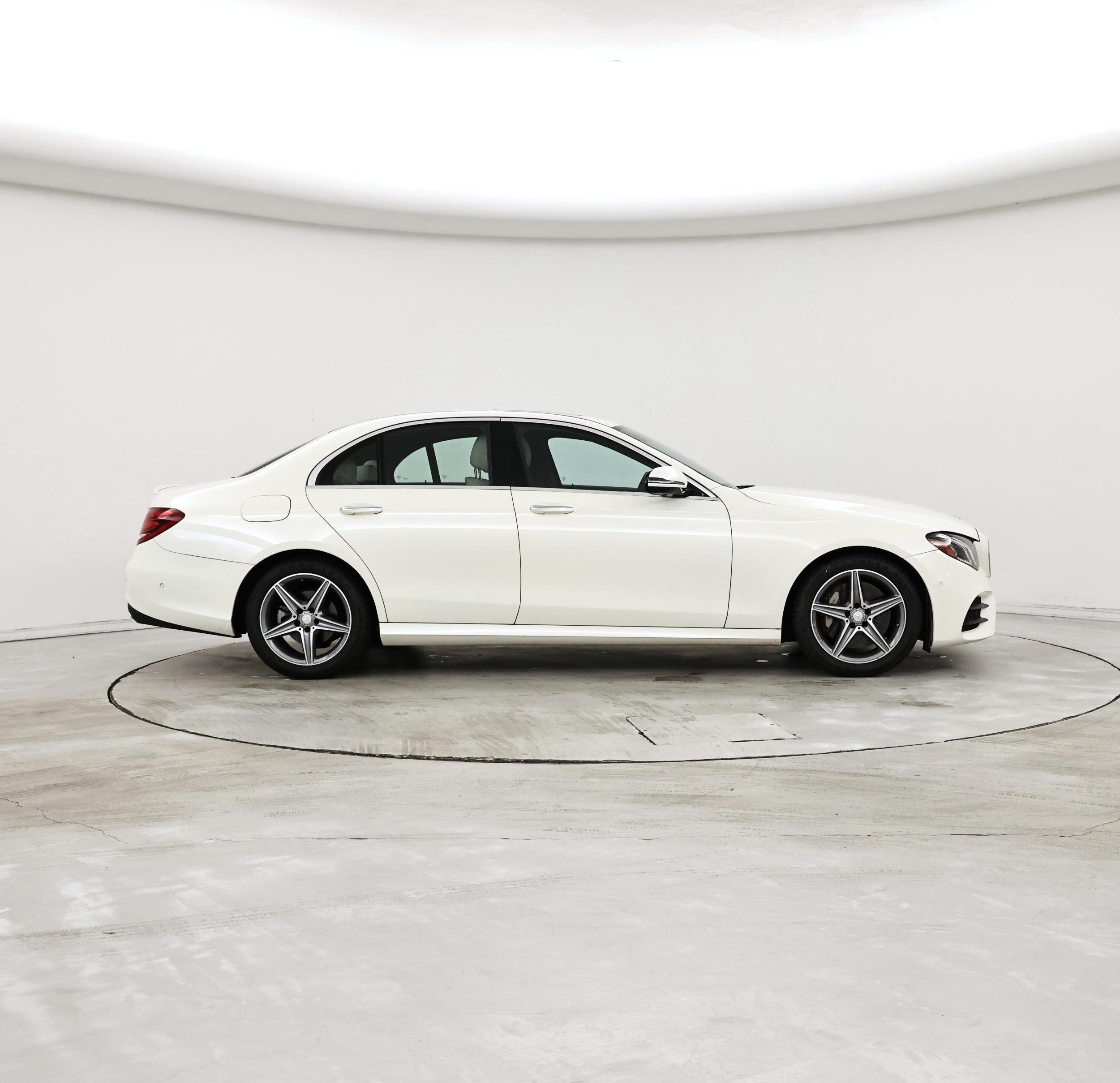 Thumbnail: 2017 Mercedes-Benz E-Class - 7