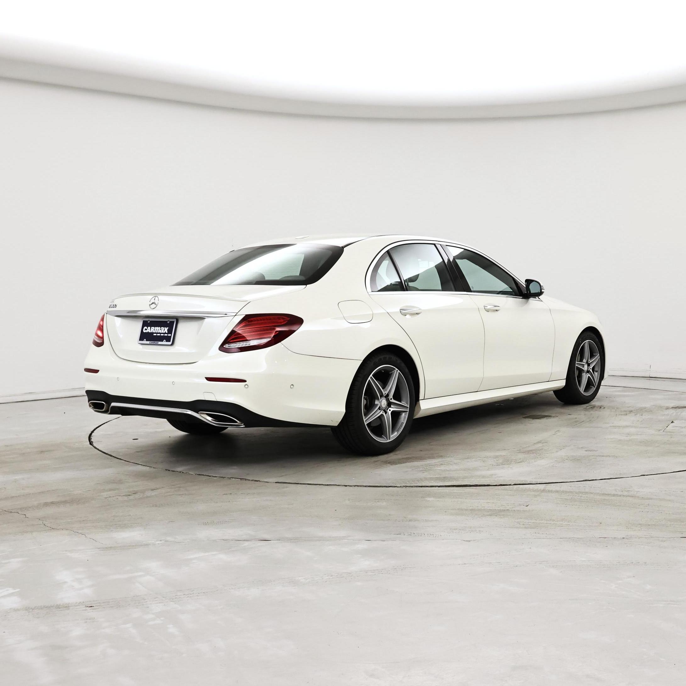 Thumbnail: 2017 Mercedes-Benz E-Class - 8