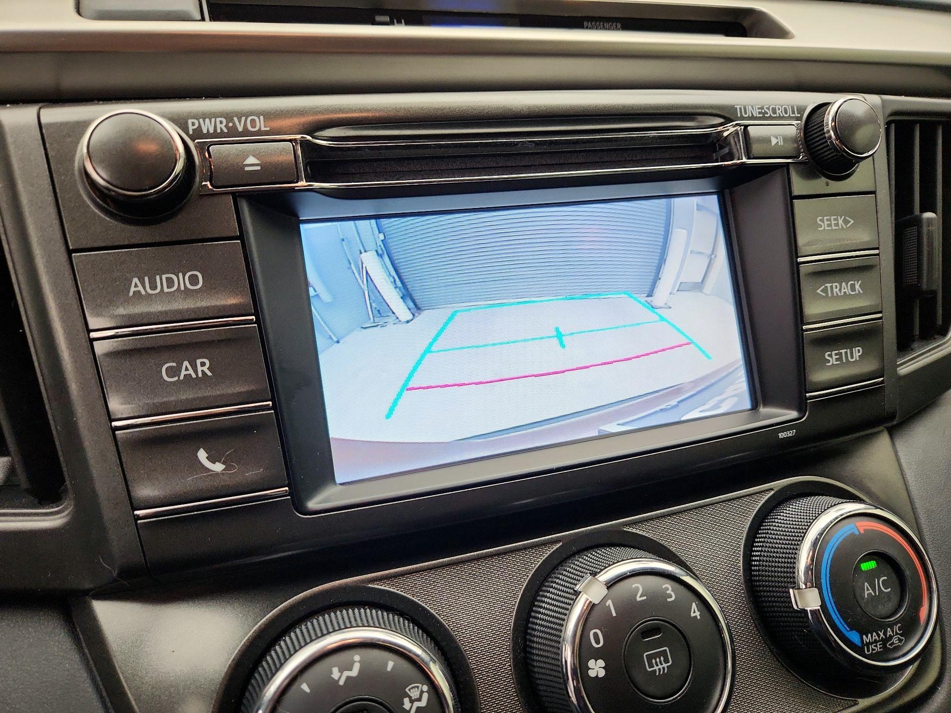 Thumbnail: 2015 Toyota RAV4 - 14