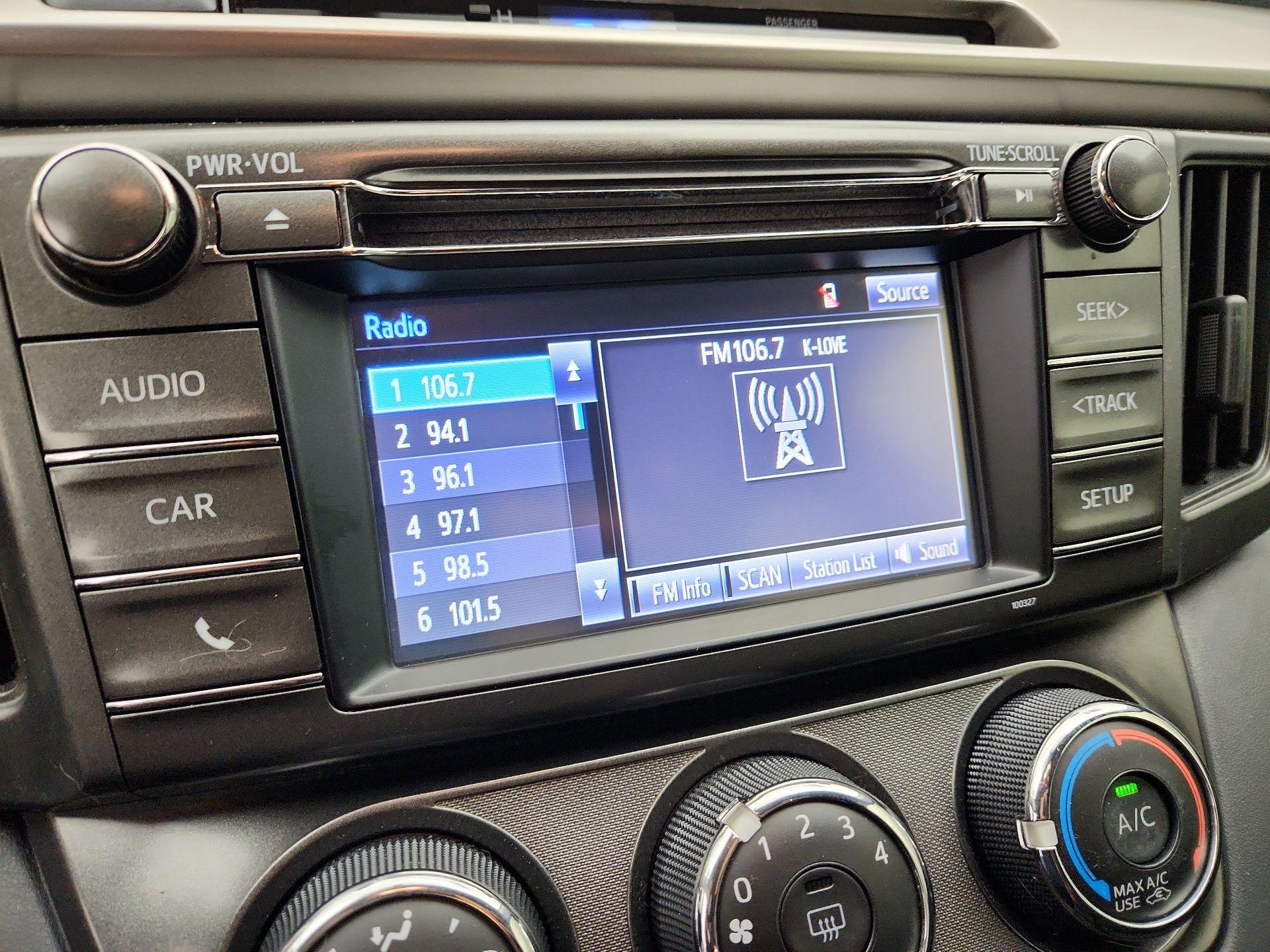 Thumbnail: 2015 Toyota RAV4 - 15