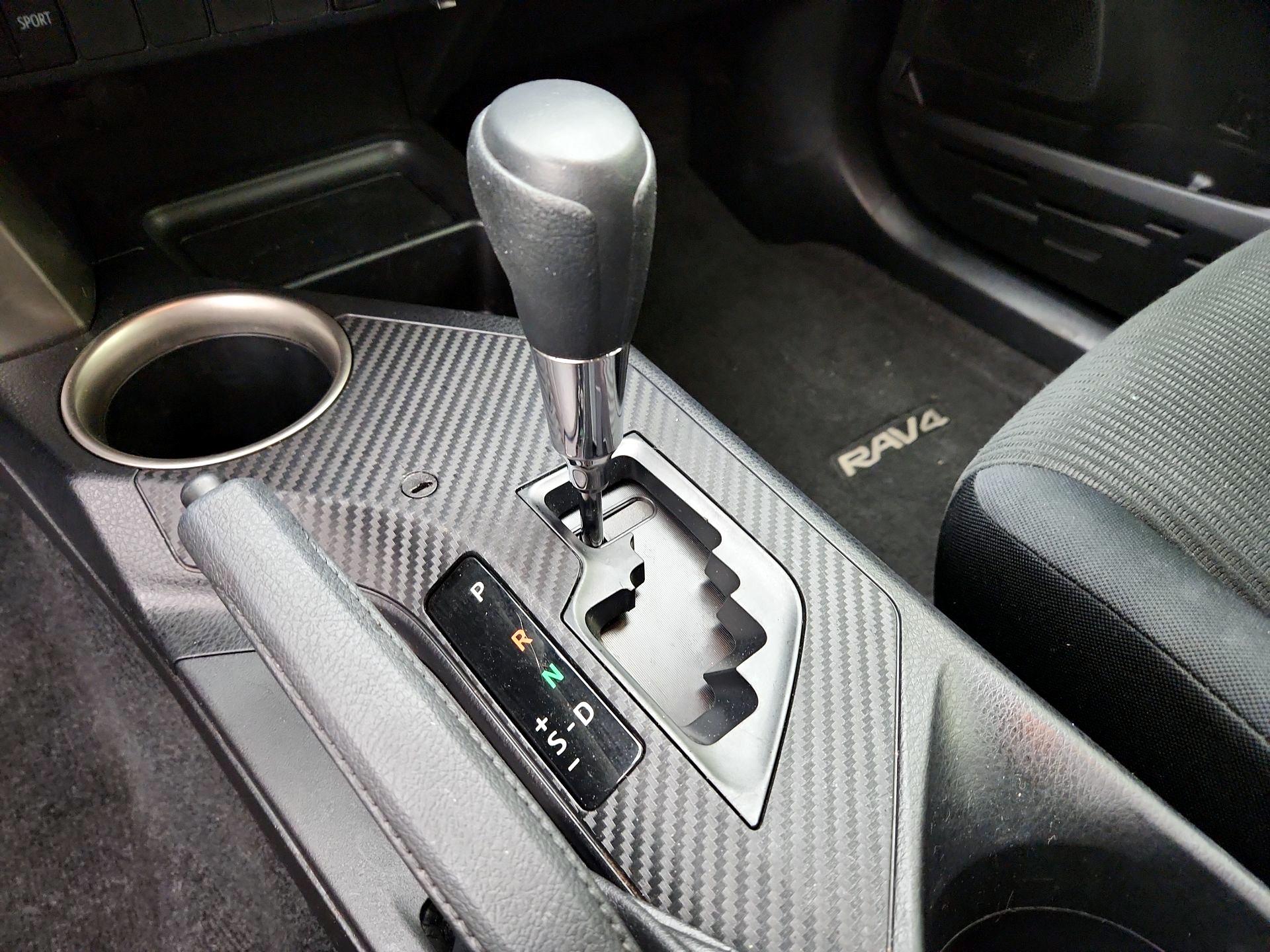 Thumbnail: 2015 Toyota RAV4 - 17