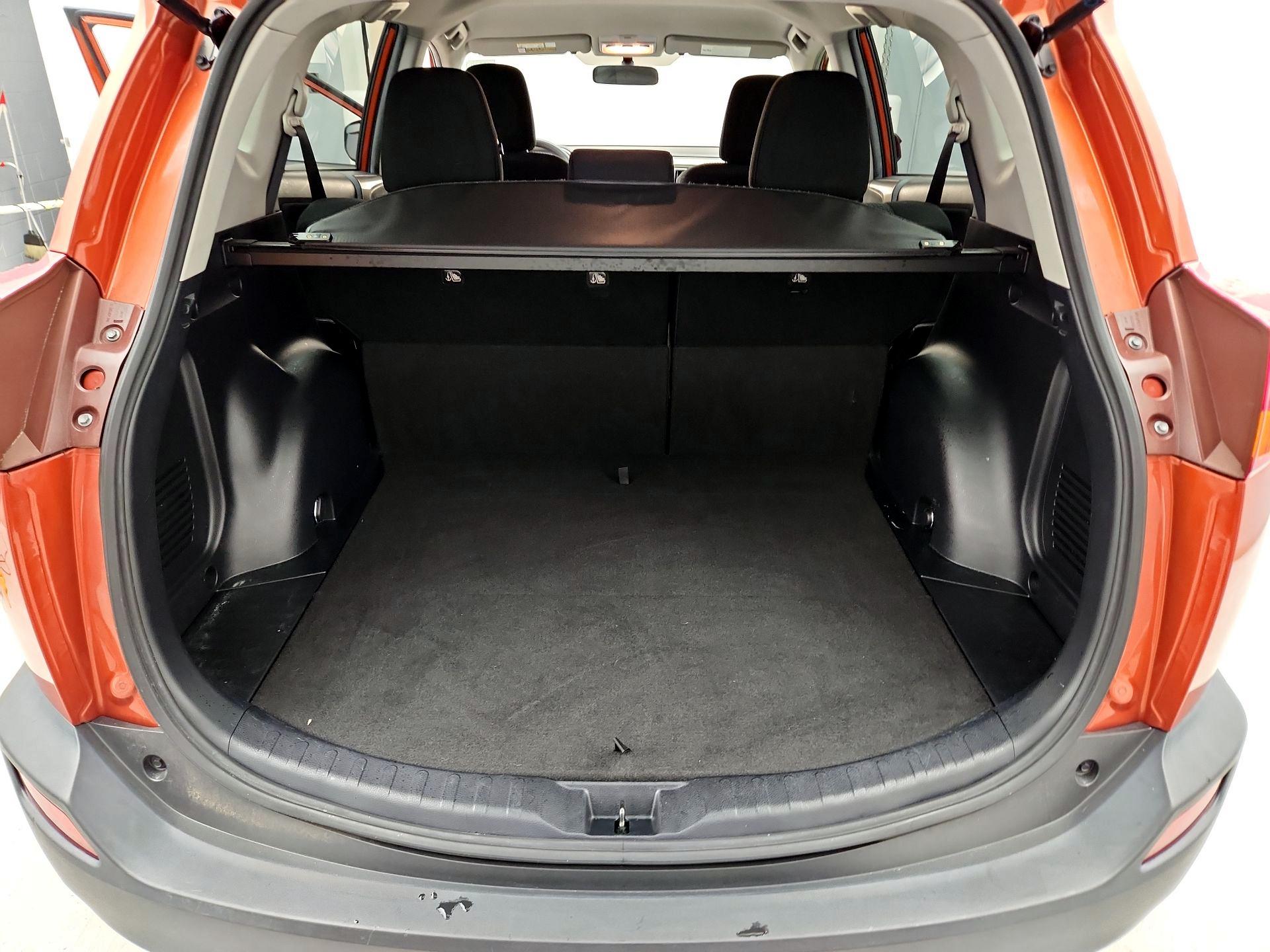 Thumbnail: 2015 Toyota RAV4 - 20
