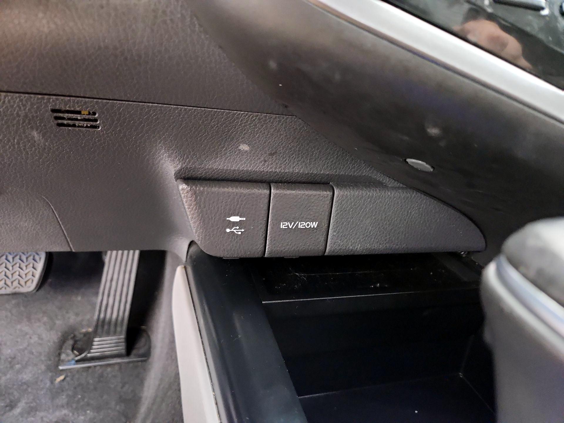Thumbnail: 2019 Toyota Camry - 19