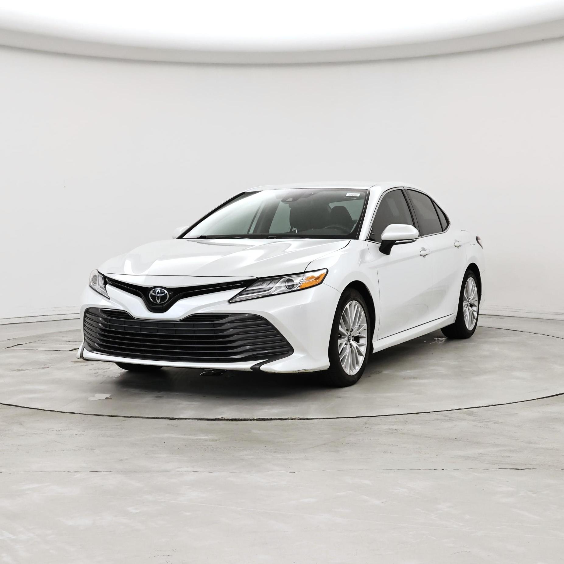 Thumbnail: 2019 Toyota Camry - 4