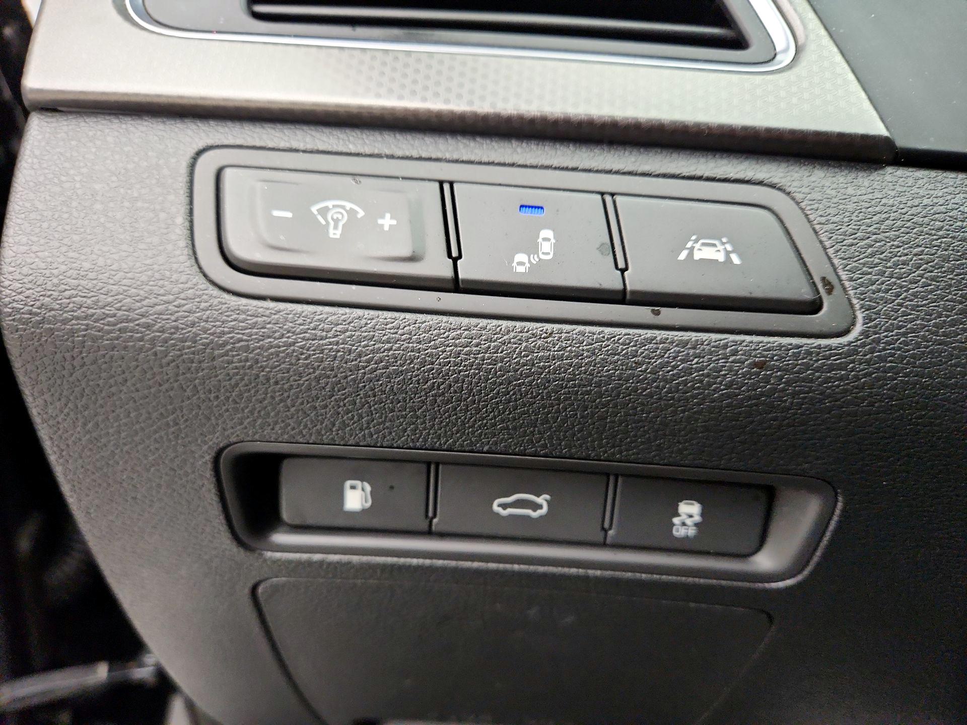Thumbnail: 2015 Hyundai Sonata - 13