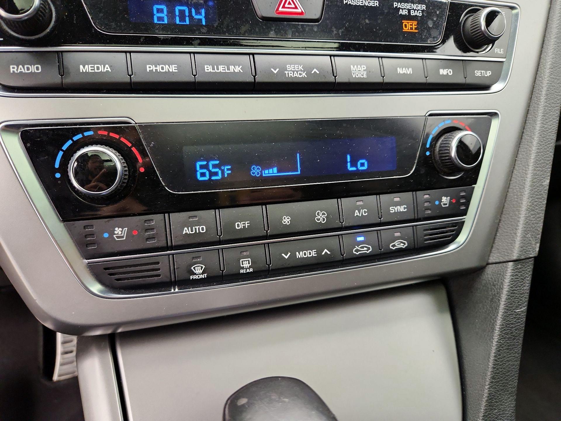 Thumbnail: 2015 Hyundai Sonata - 17