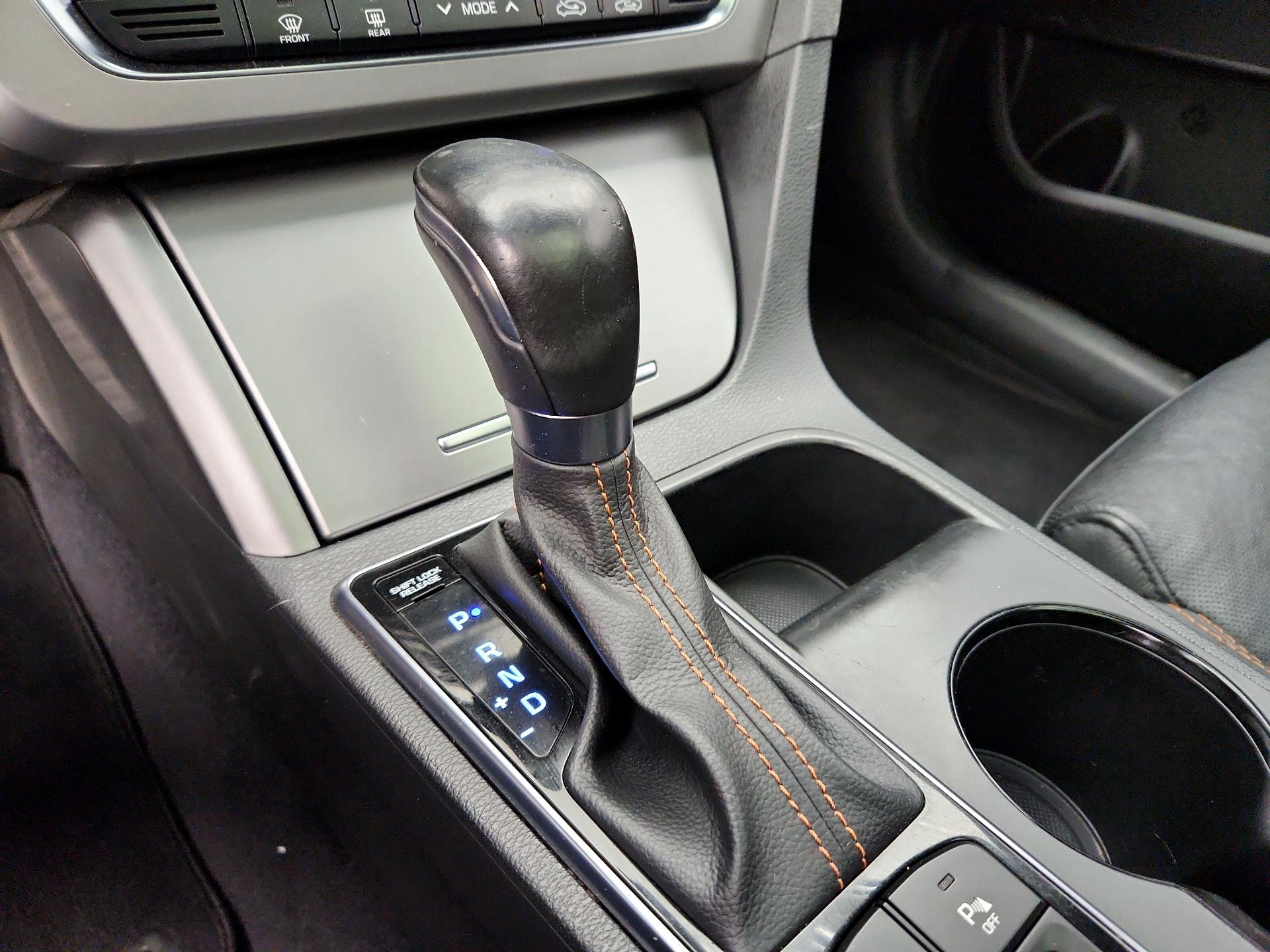 Thumbnail: 2015 Hyundai Sonata - 18