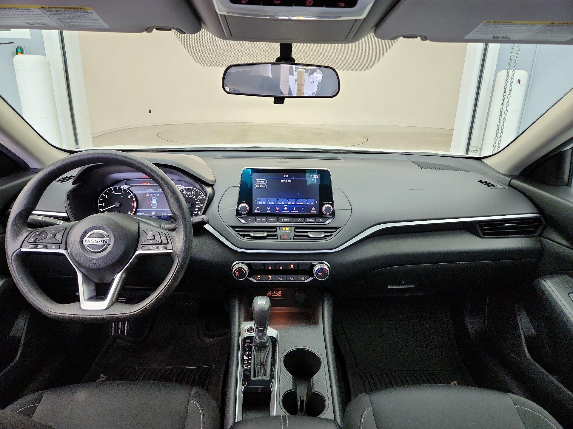 Thumbnail: 2020 Nissan Altima - 9