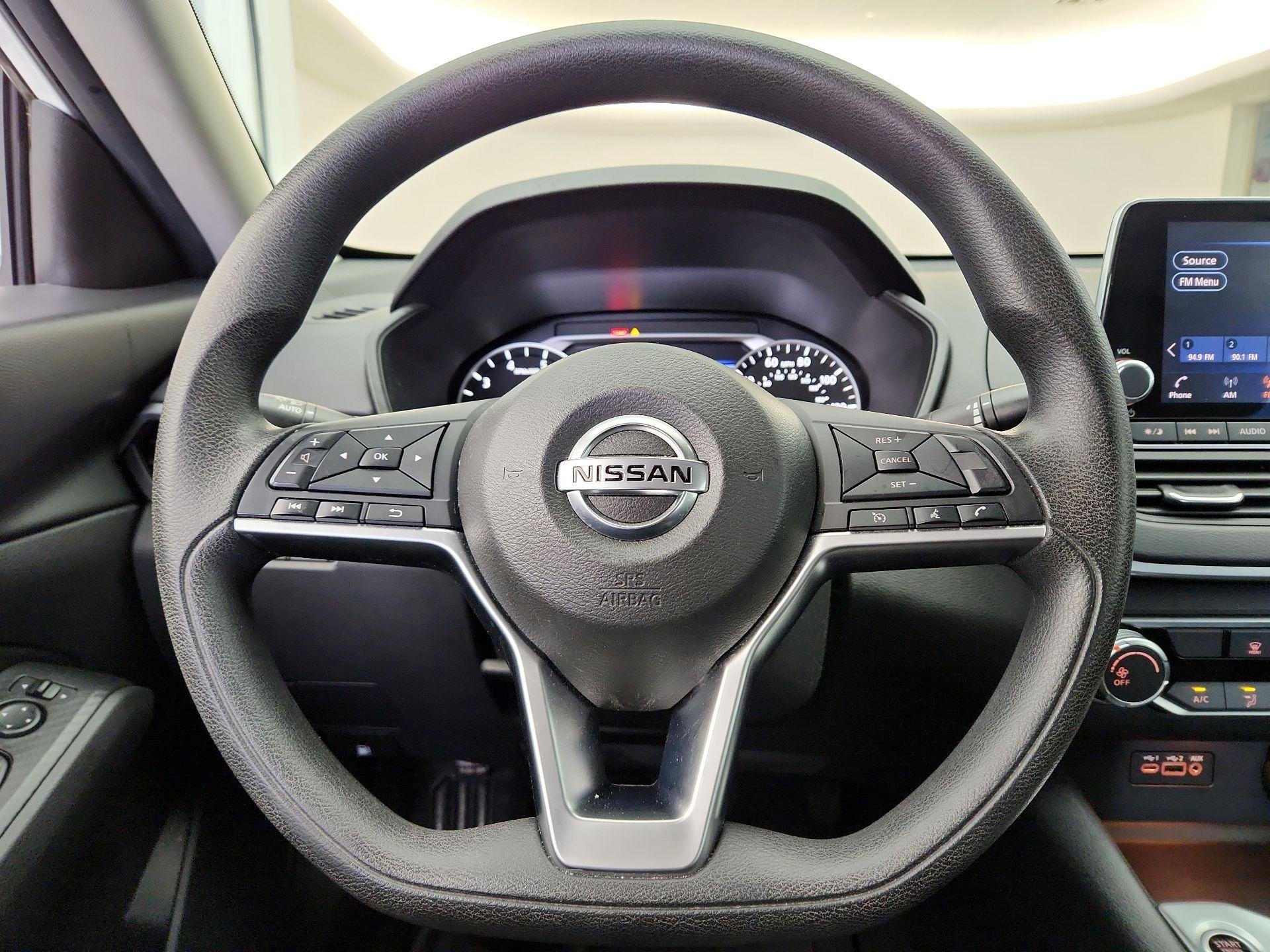 Thumbnail: 2020 Nissan Altima - 10