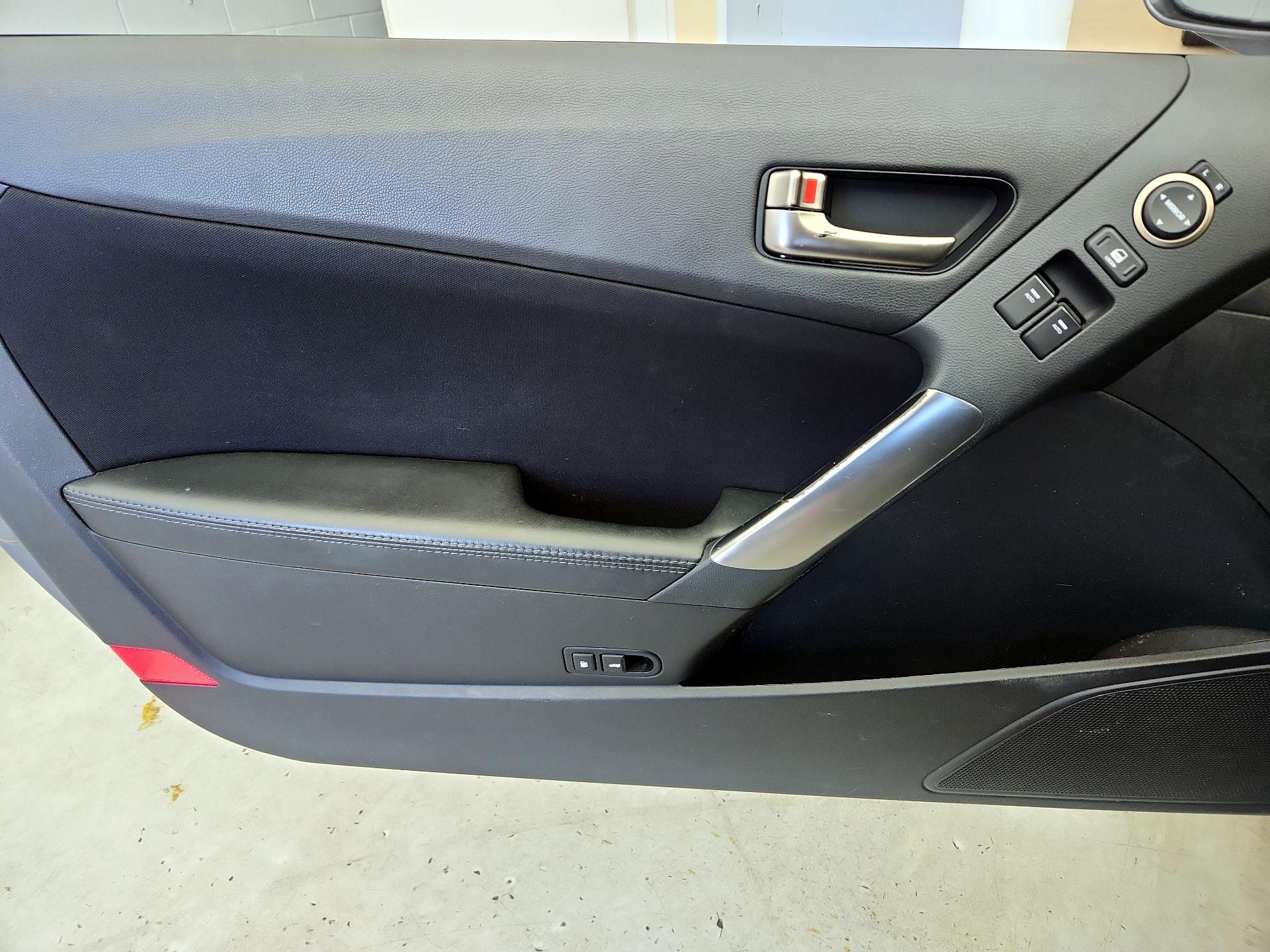 Thumbnail: 2015 Hyundai Genesis - 12