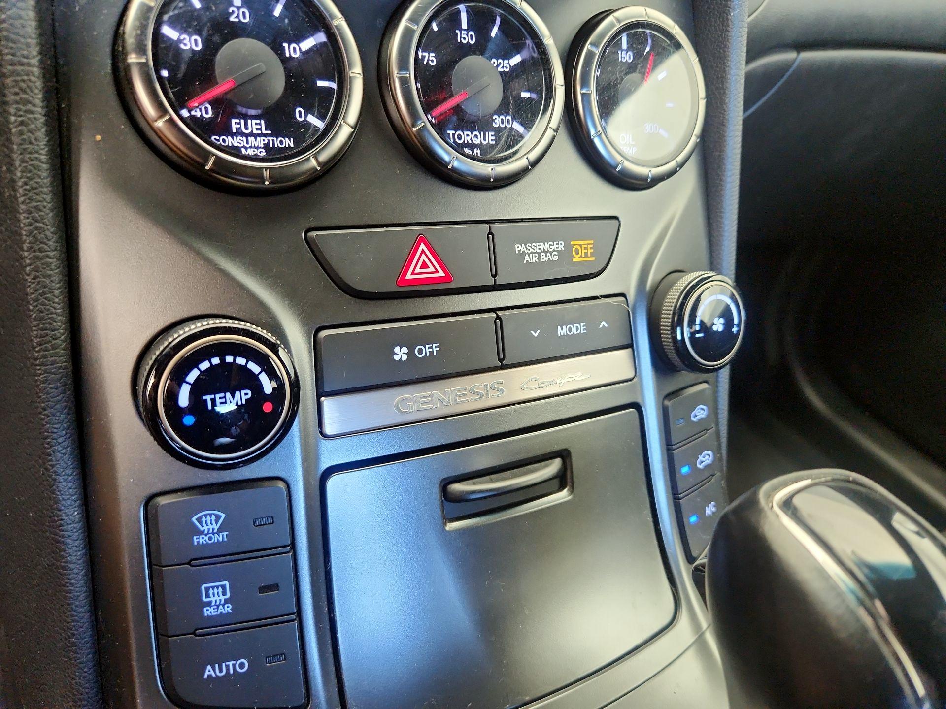 Thumbnail: 2015 Hyundai Genesis - 15