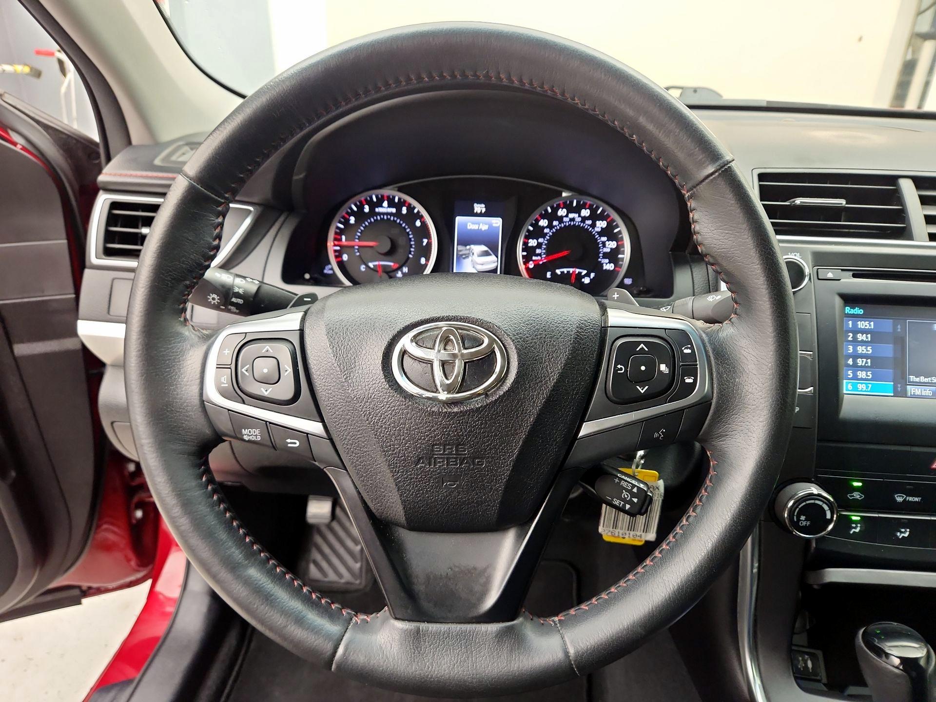 Thumbnail: 2016 Toyota Camry - 10