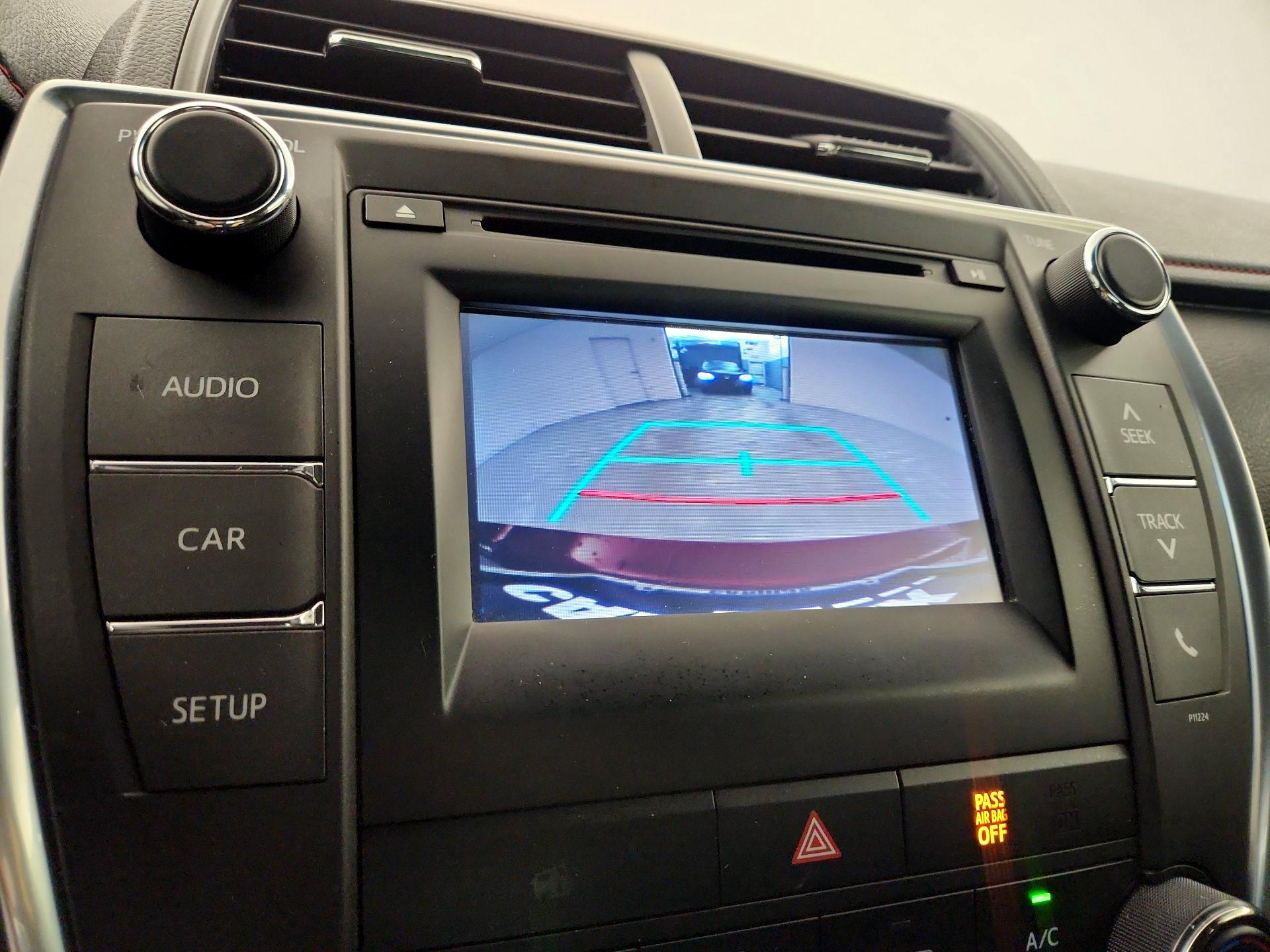 Thumbnail: 2016 Toyota Camry - 14