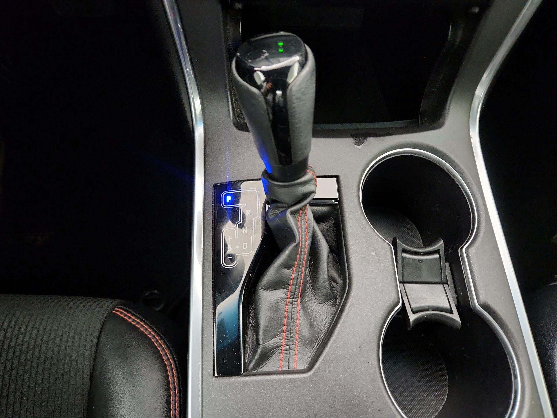 Thumbnail: 2016 Toyota Camry - 17