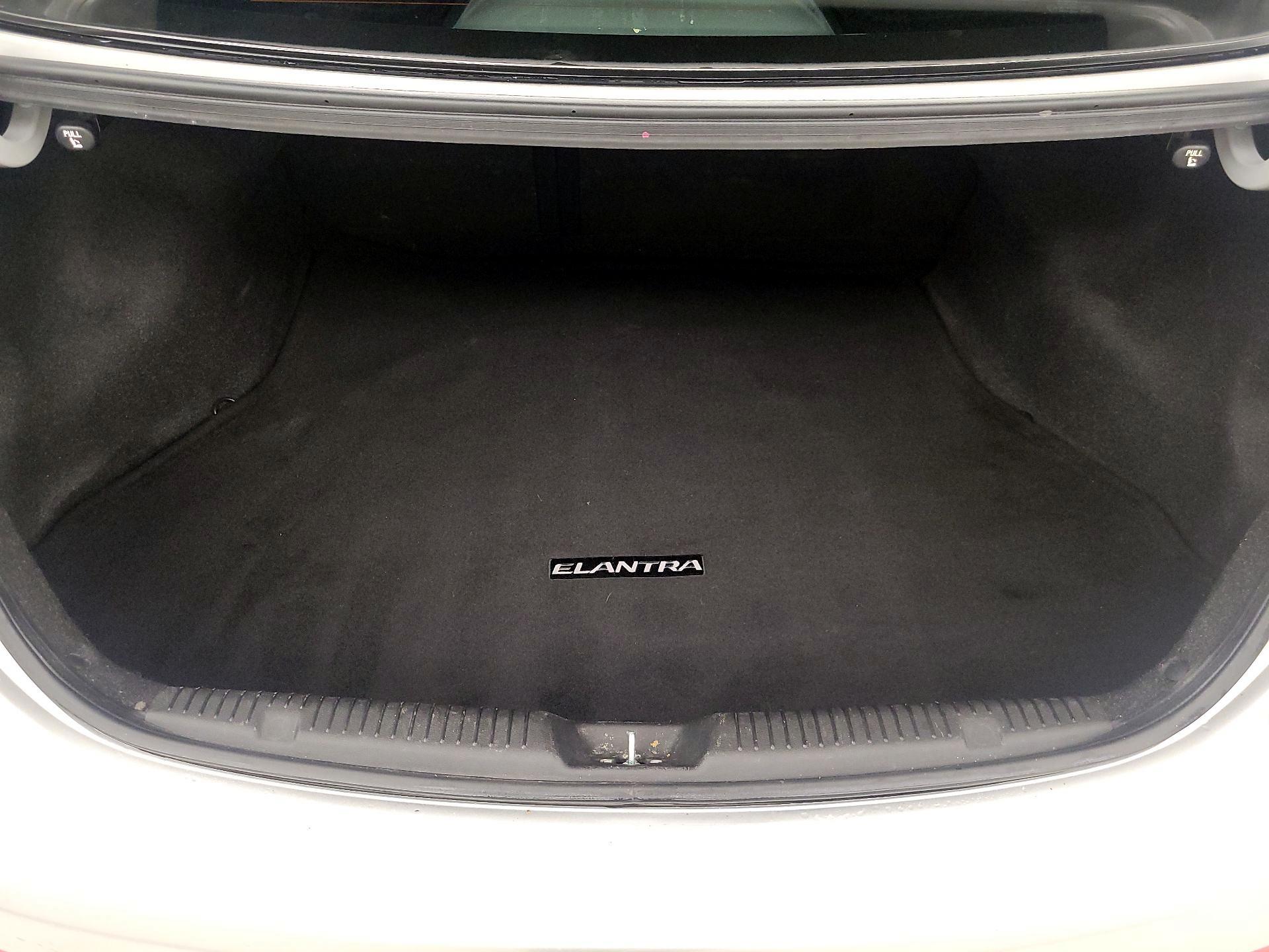 Thumbnail: 2015 Hyundai Elantra - 19