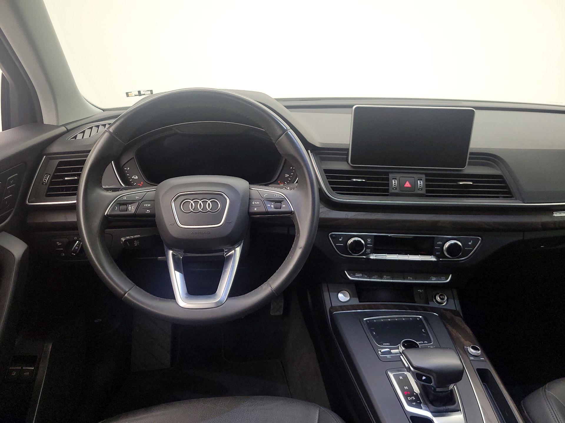 Thumbnail: 2020 Audi Q5 - 10