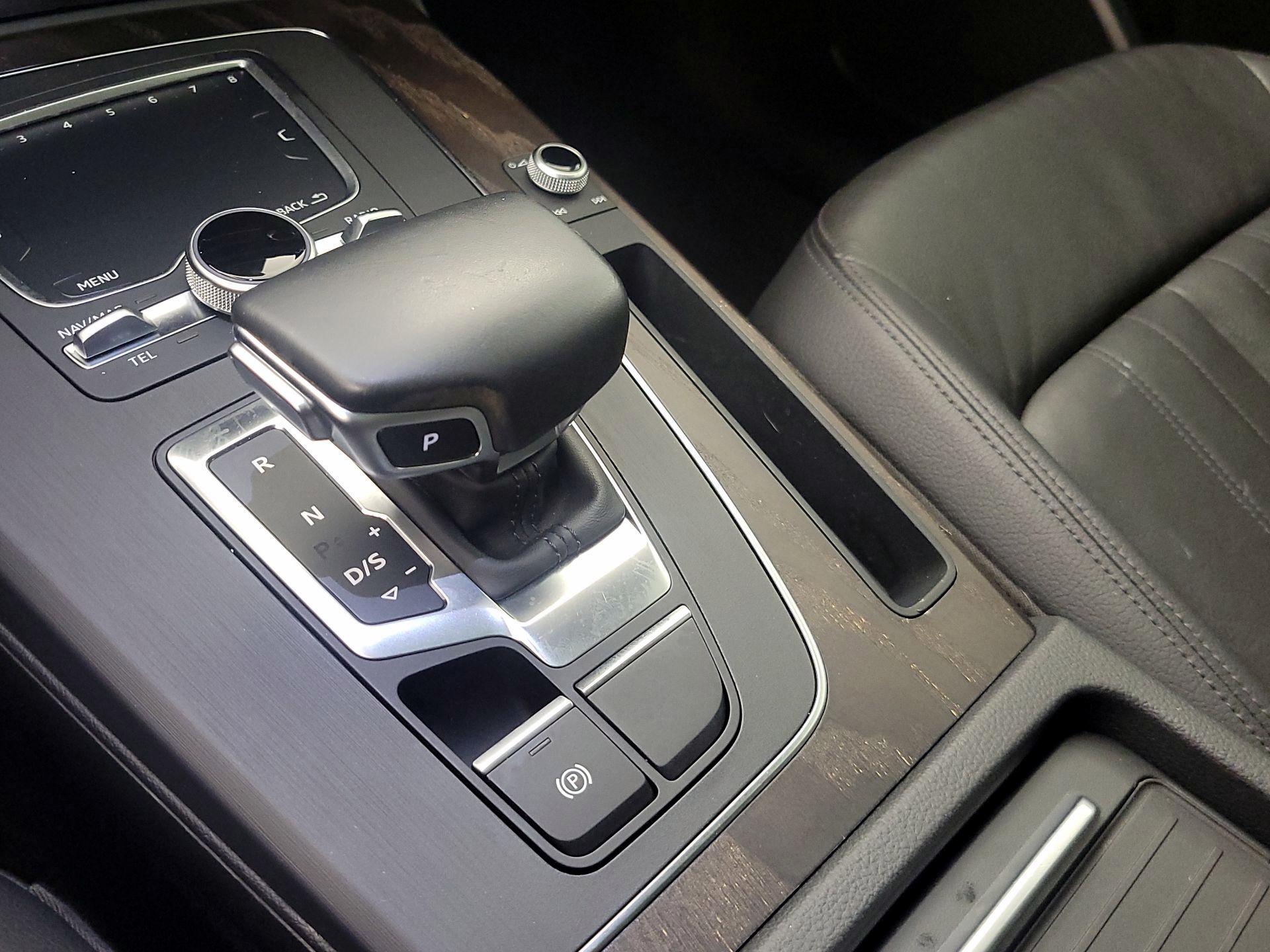 Thumbnail: 2020 Audi Q5 - 18