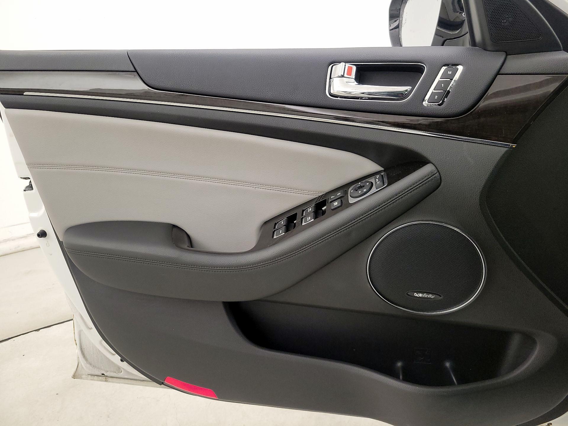 Thumbnail: 2015 Kia Cadenza - 12