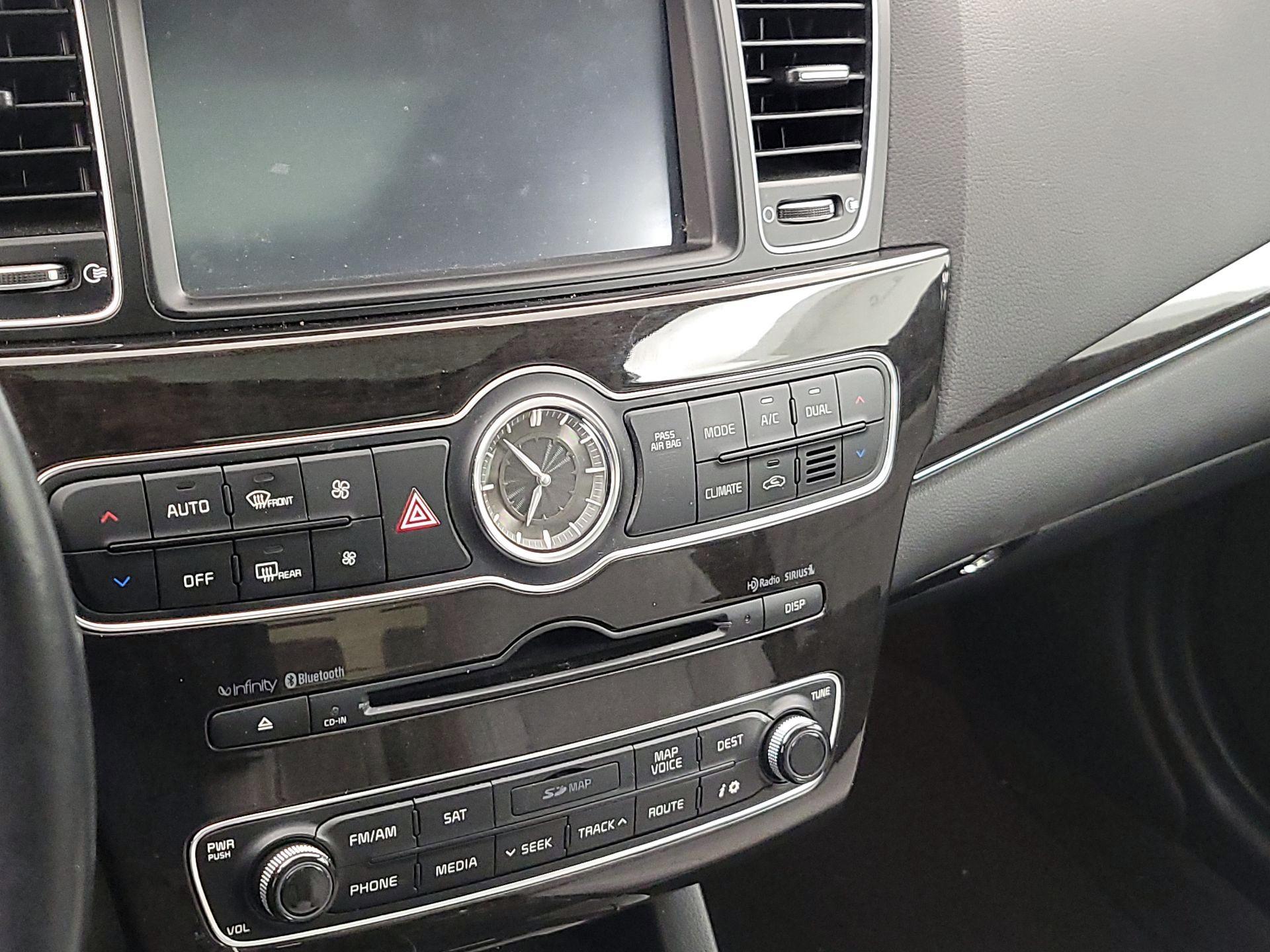 Thumbnail: 2015 Kia Cadenza - 17